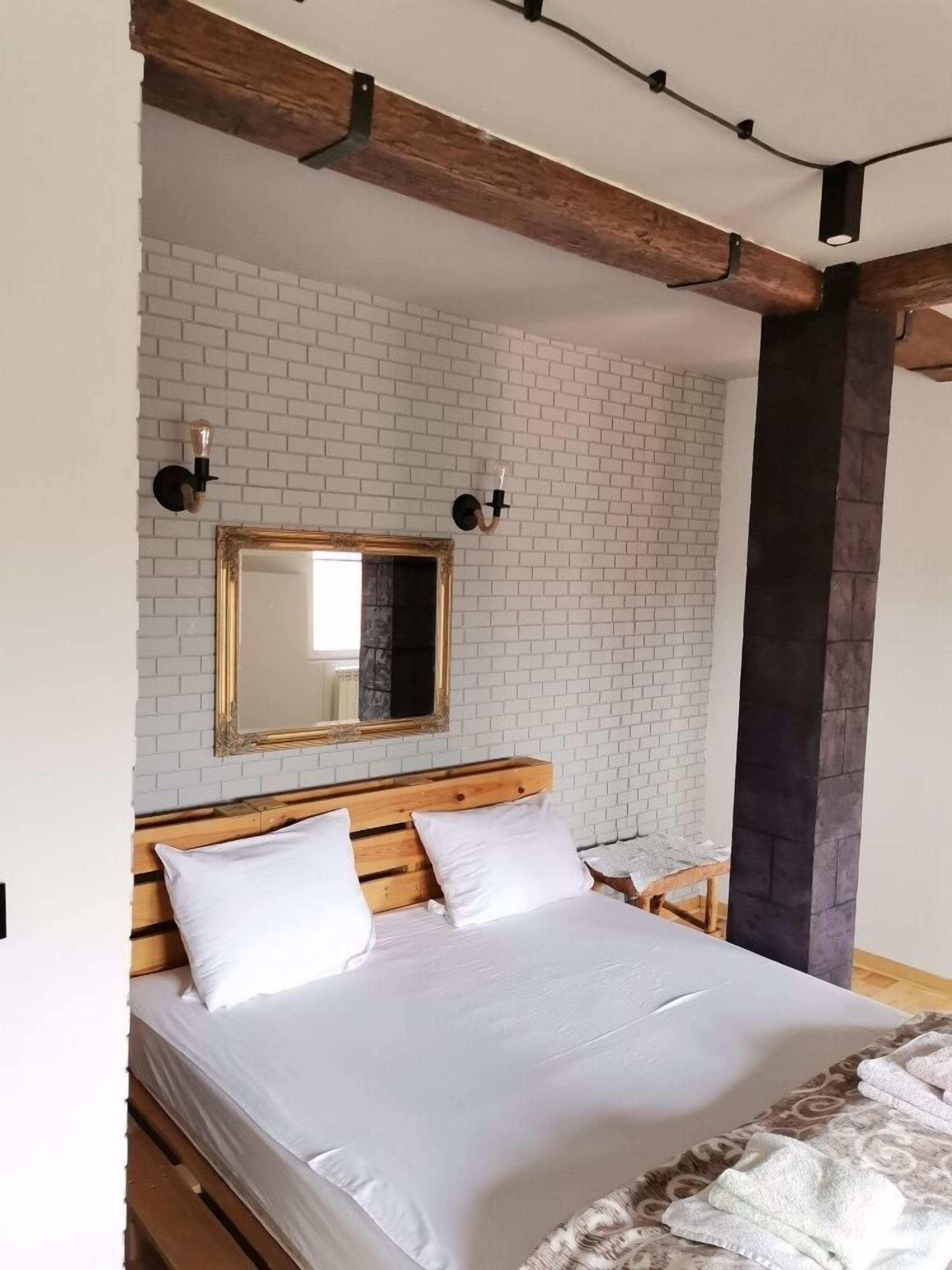 Airport Apartments