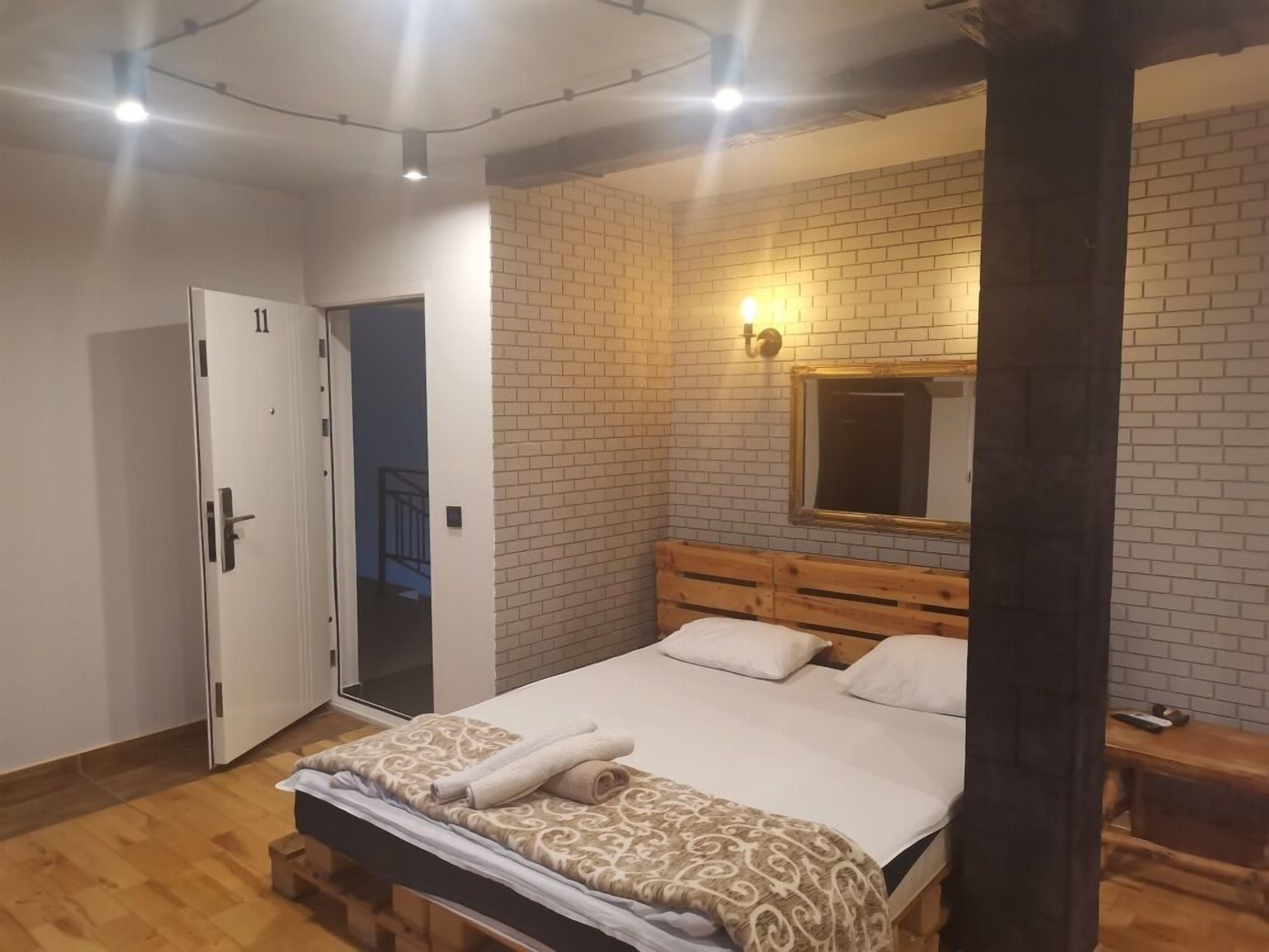 Airport Apartments
