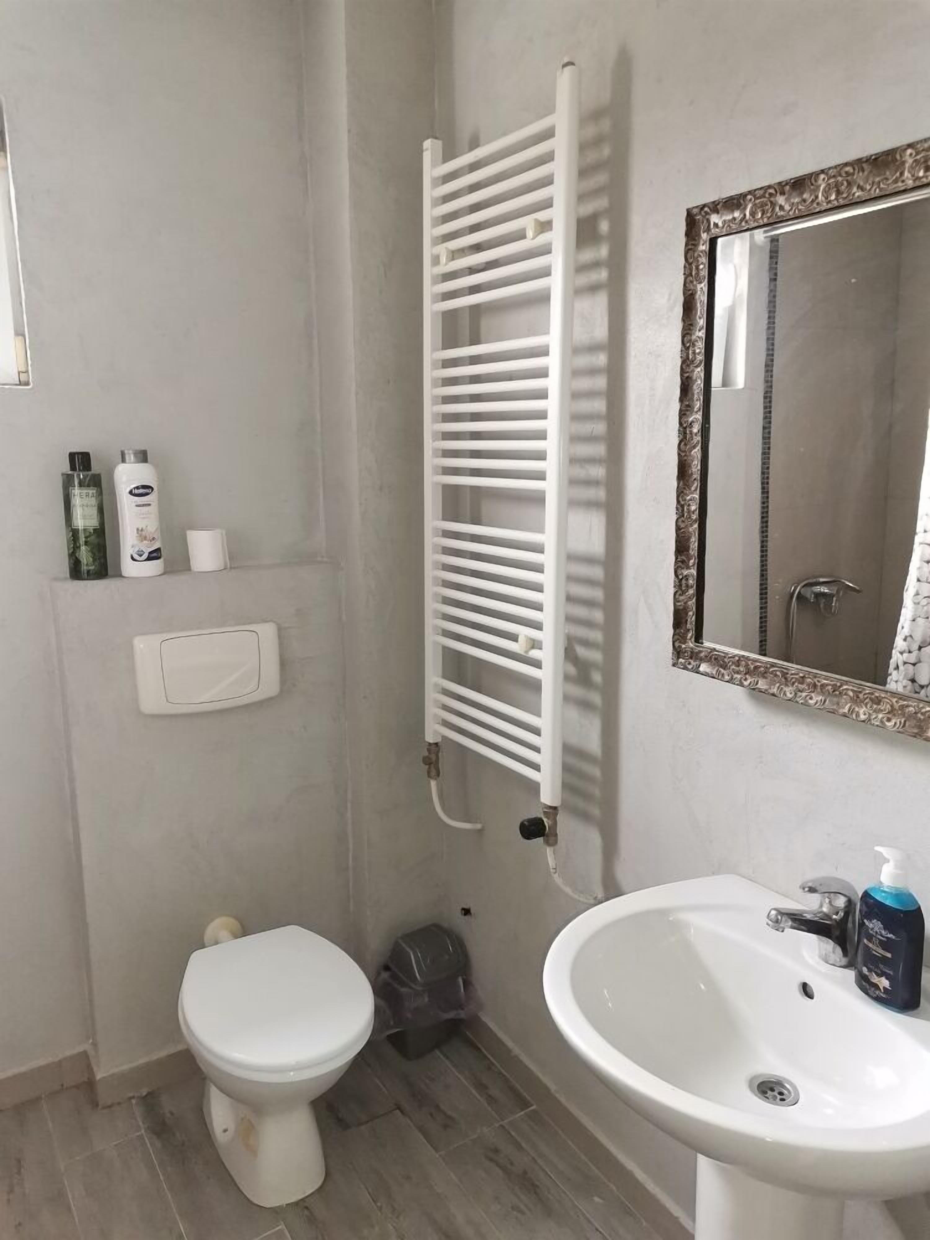 Airport Apartments