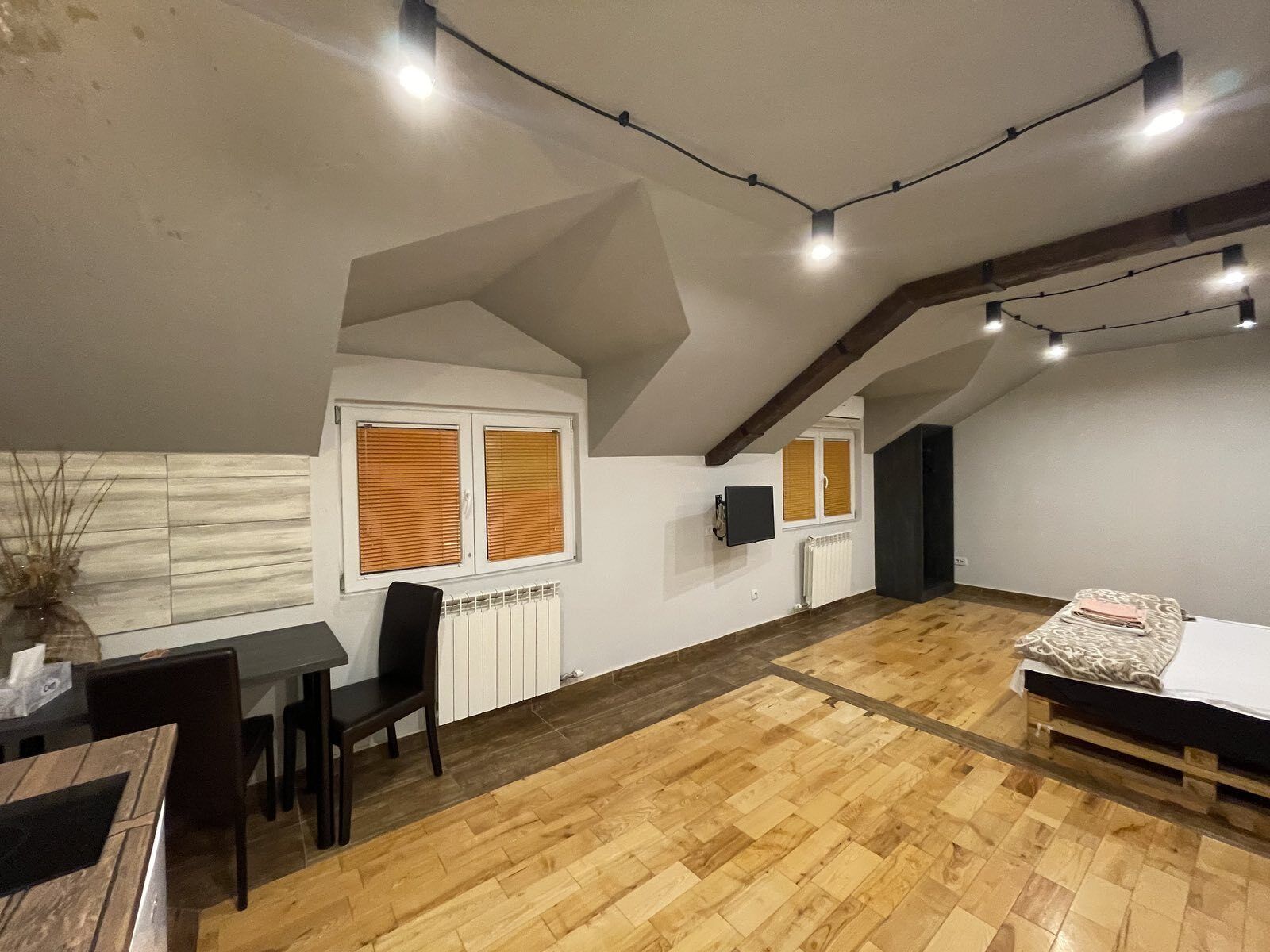 Airport Apartments