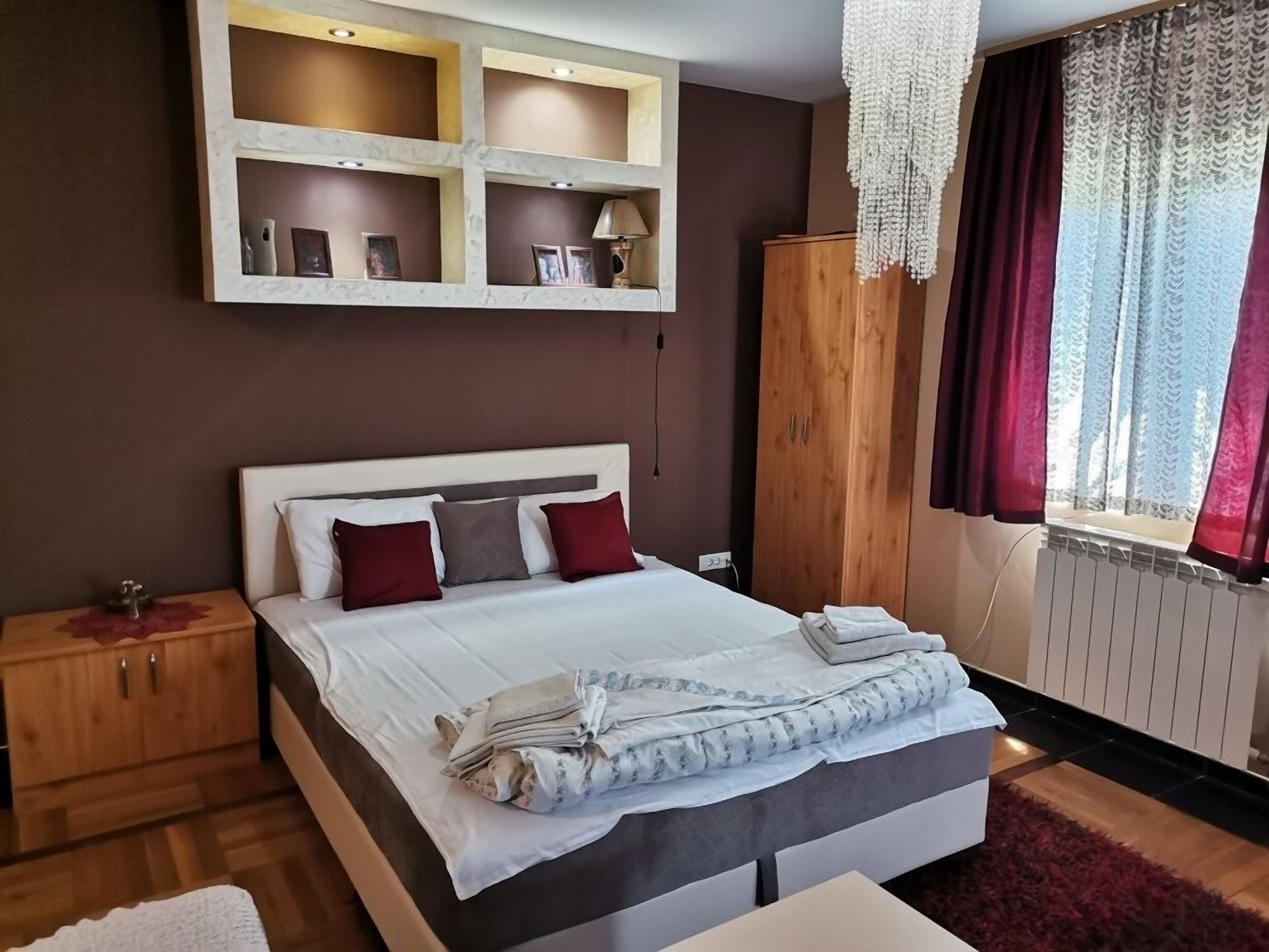 Airport Apartments