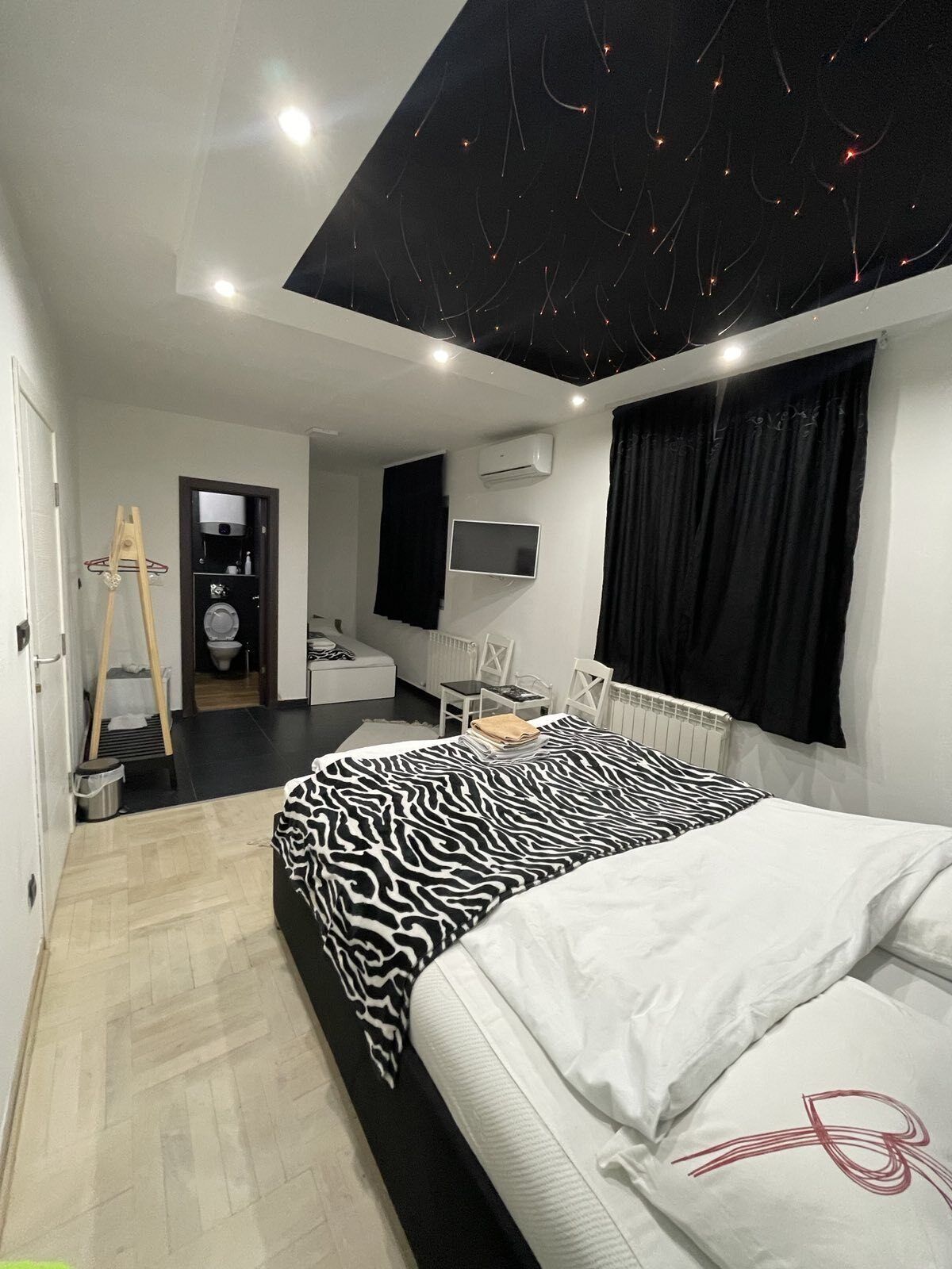 Airport Apartments
