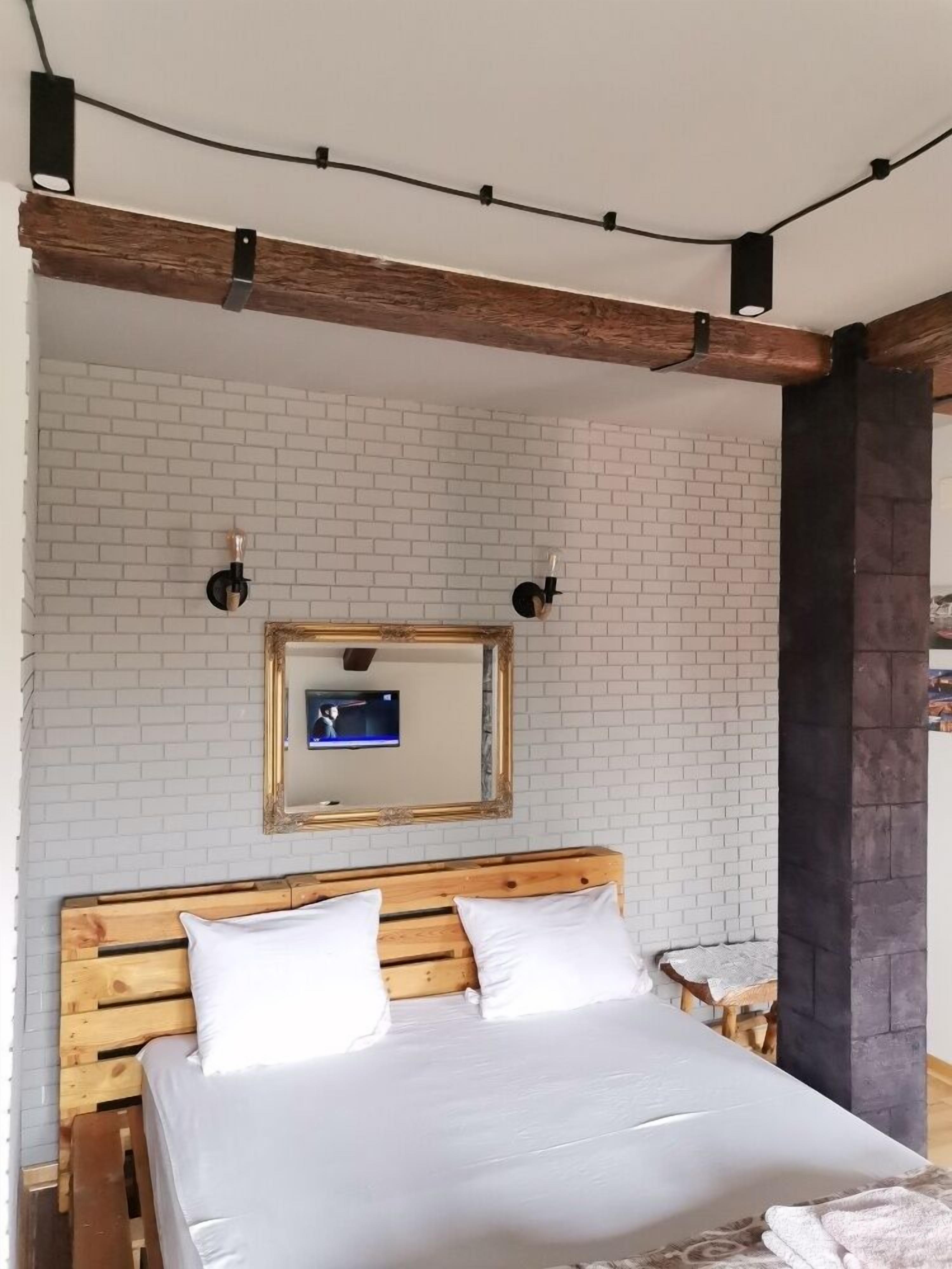Airport Apartments