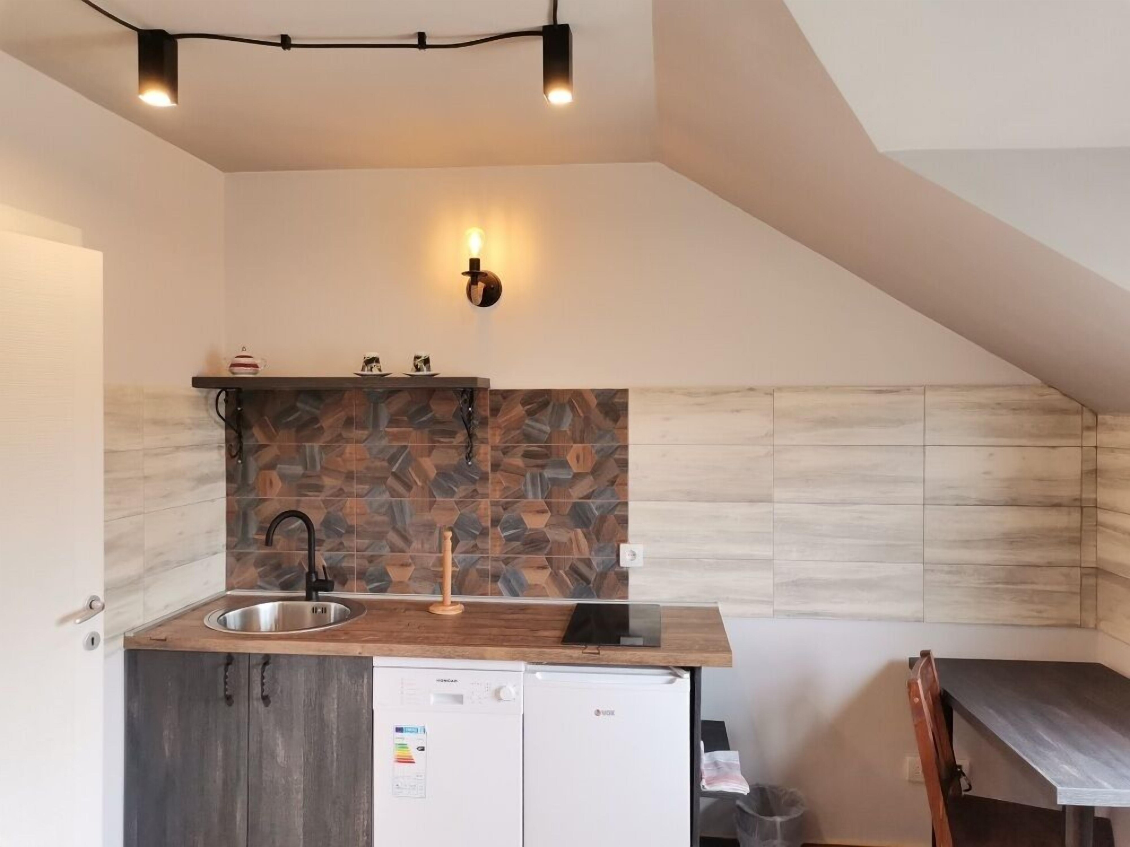 Airport Apartments