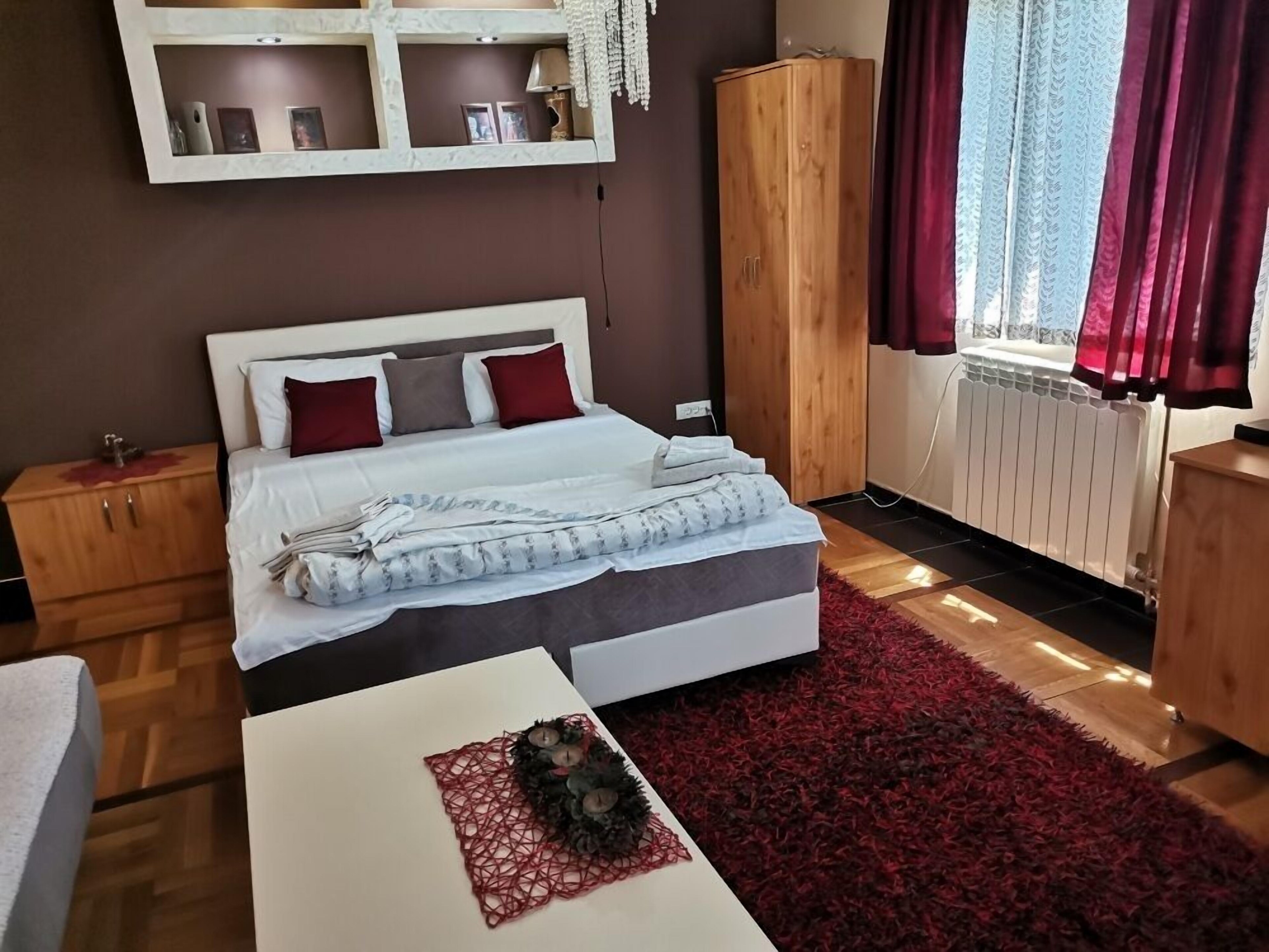 Airport Apartments