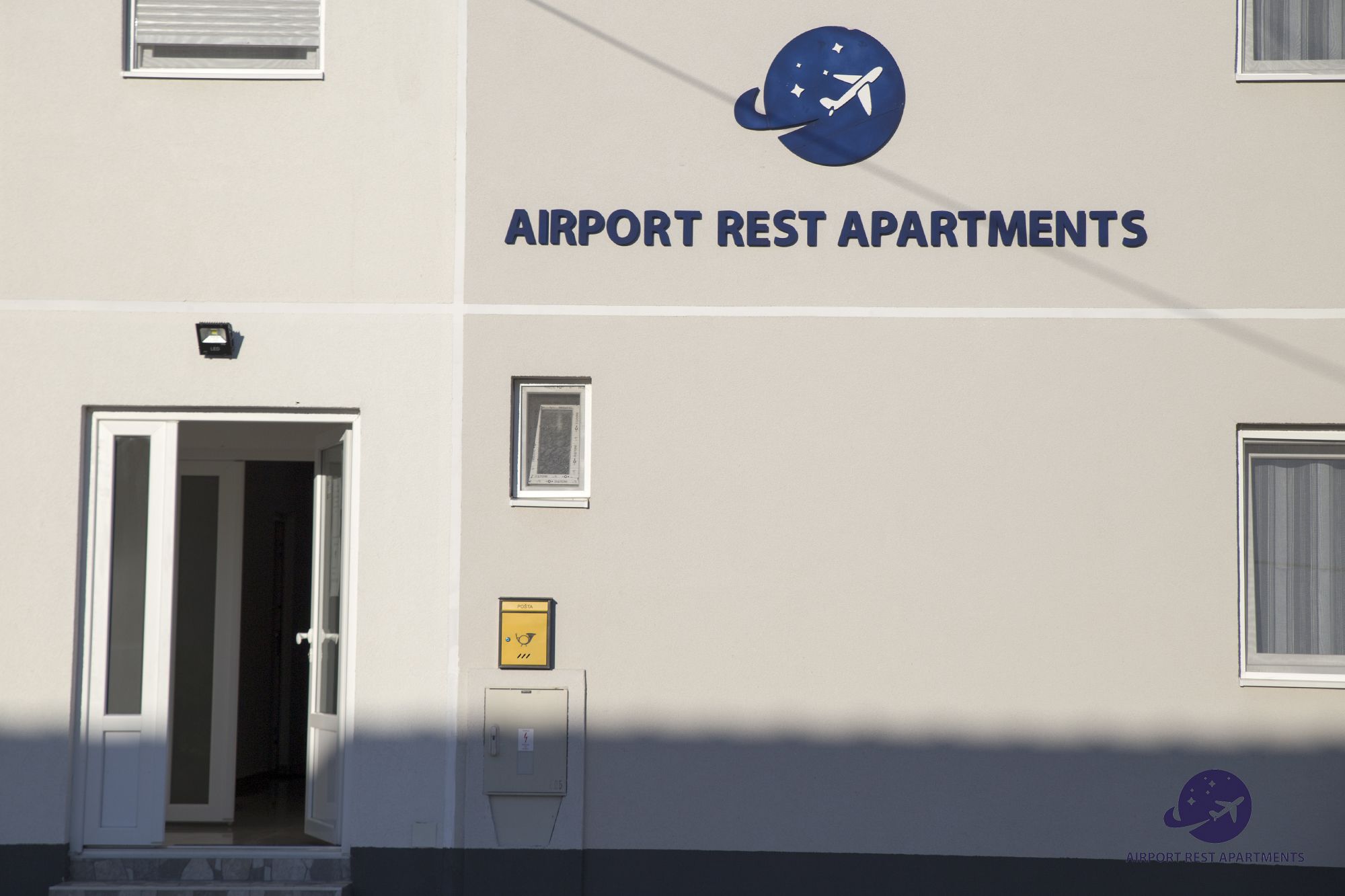 Airport Rest Apartments