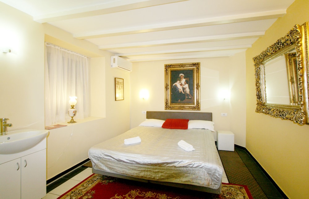 Apartments Manufactura