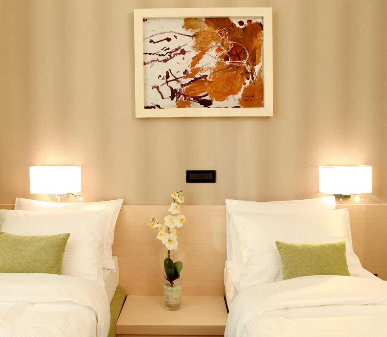 Argo Garni Hotel