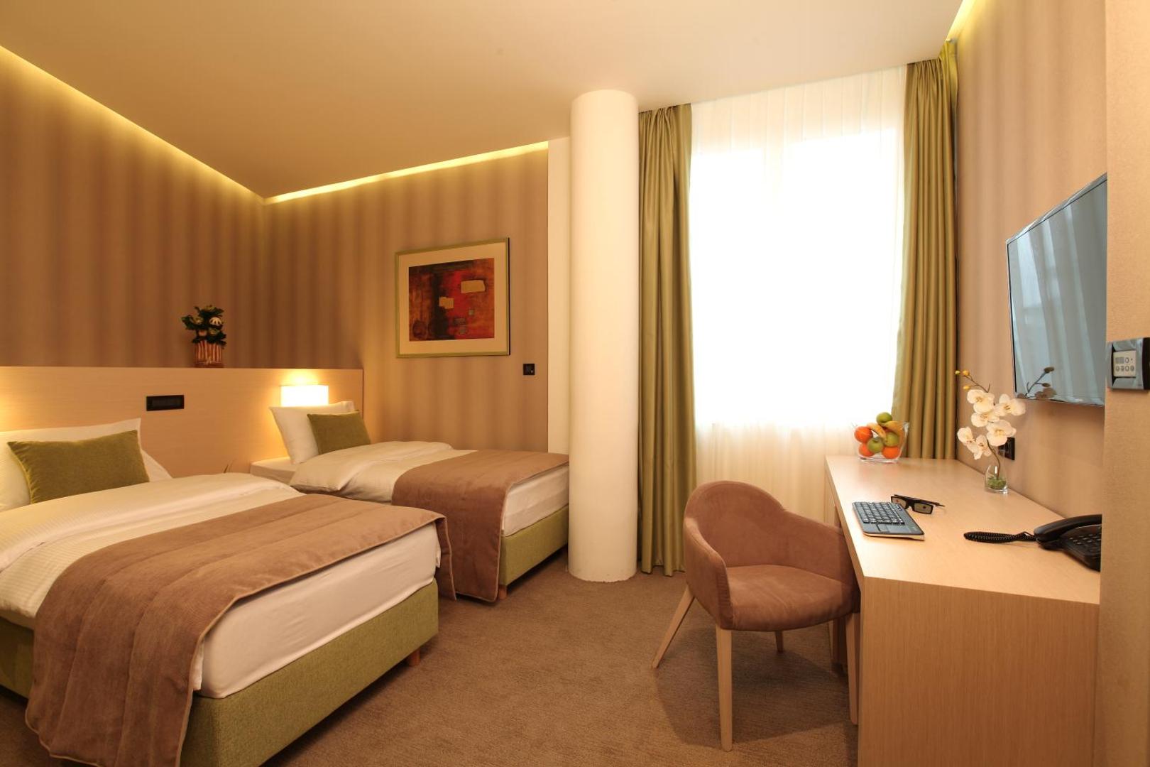 Argo Garni Hotel