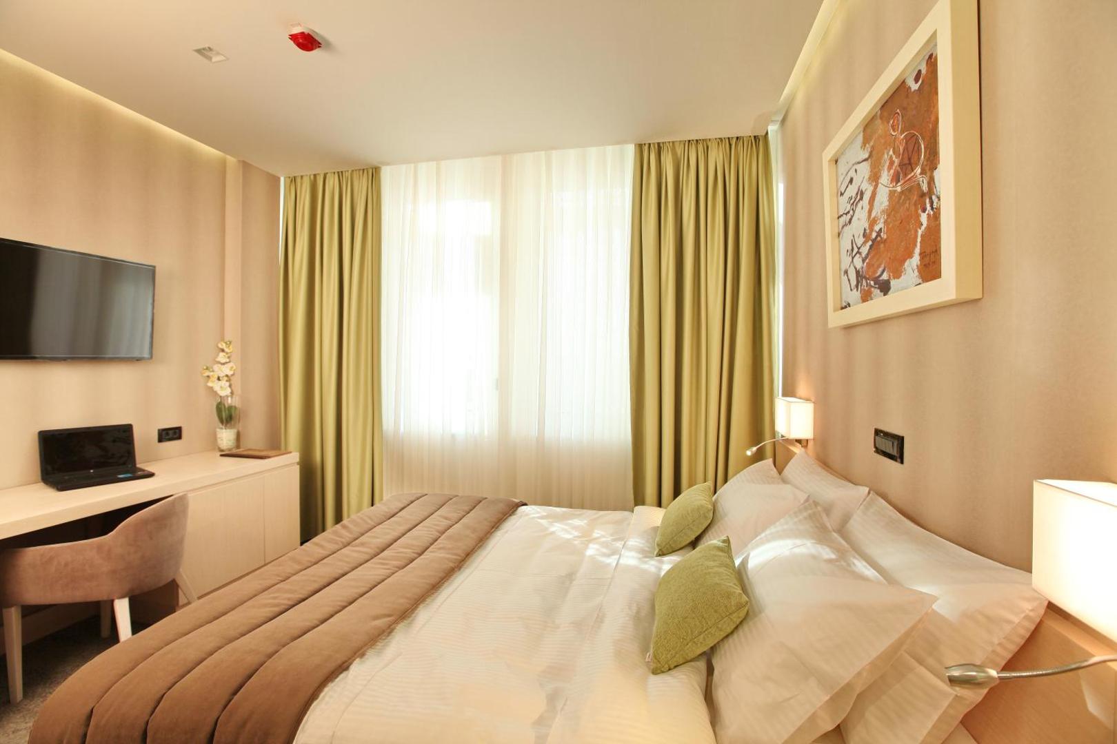 Argo Garni Hotel