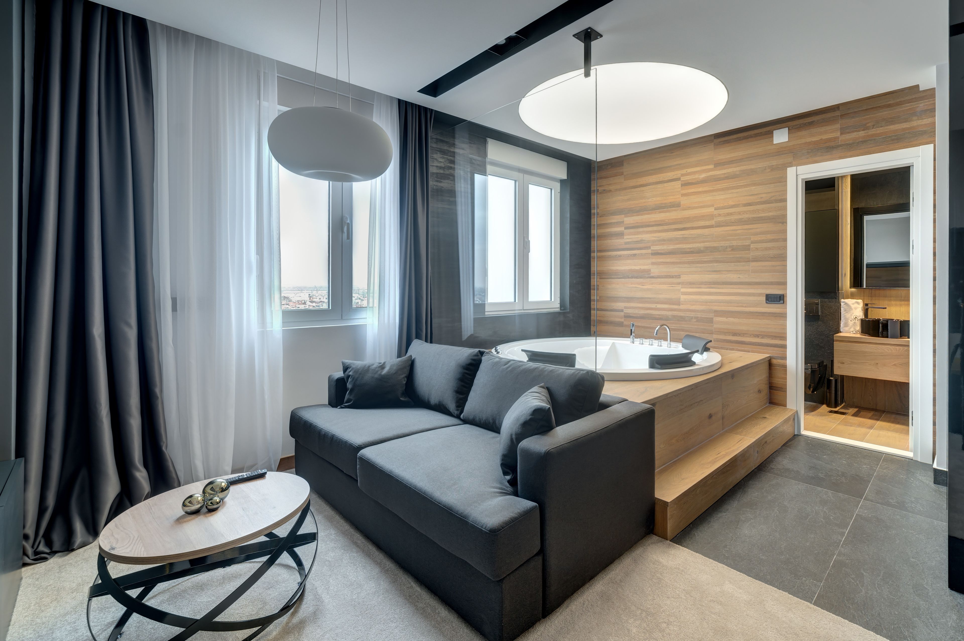 Black Pearl Luxury Suites