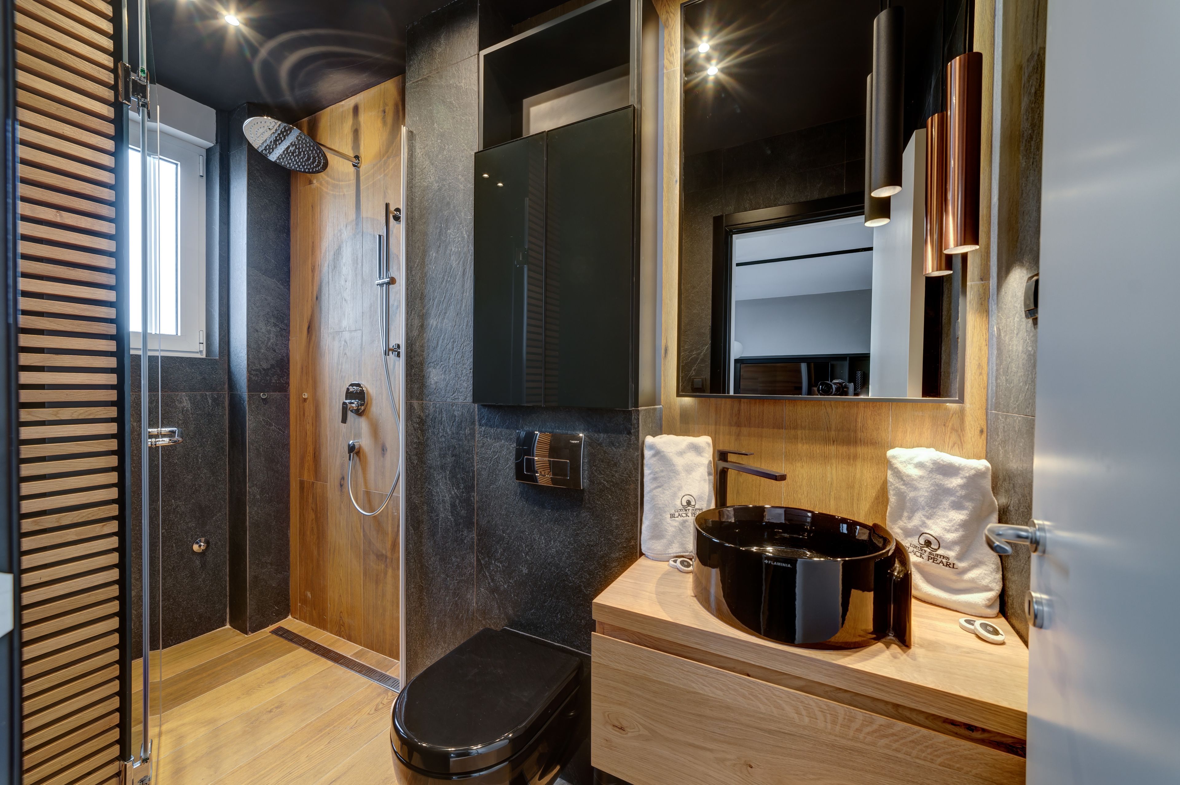 Black Pearl Luxury Suites
