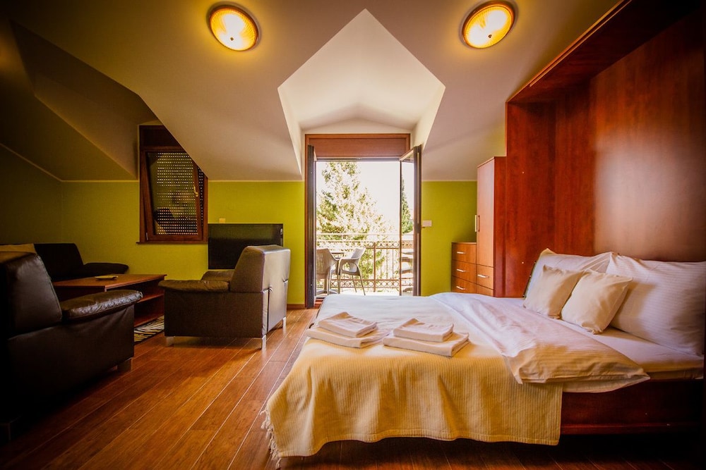 Carpe Diem Apartments