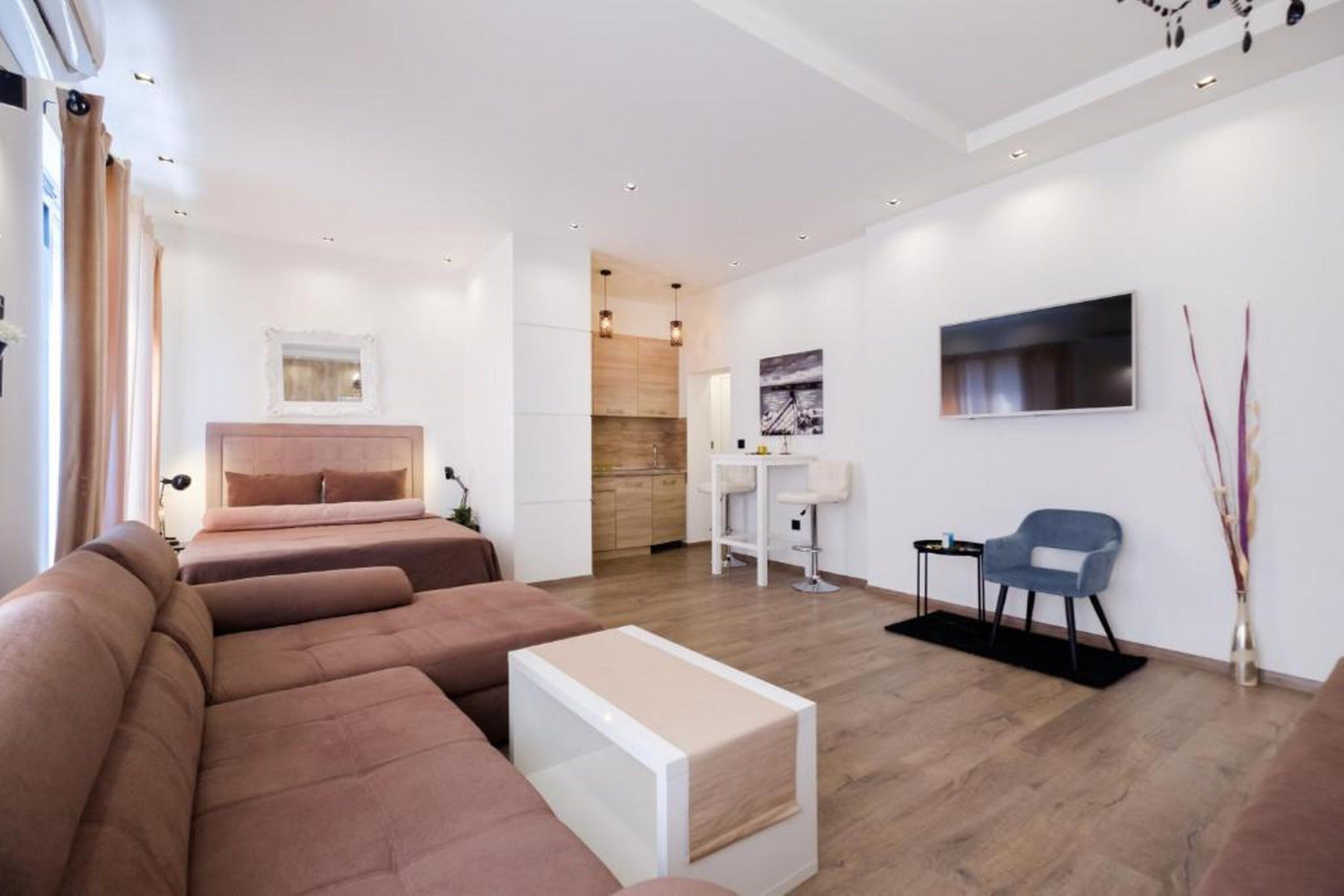 Central Business Apartments Exclusive