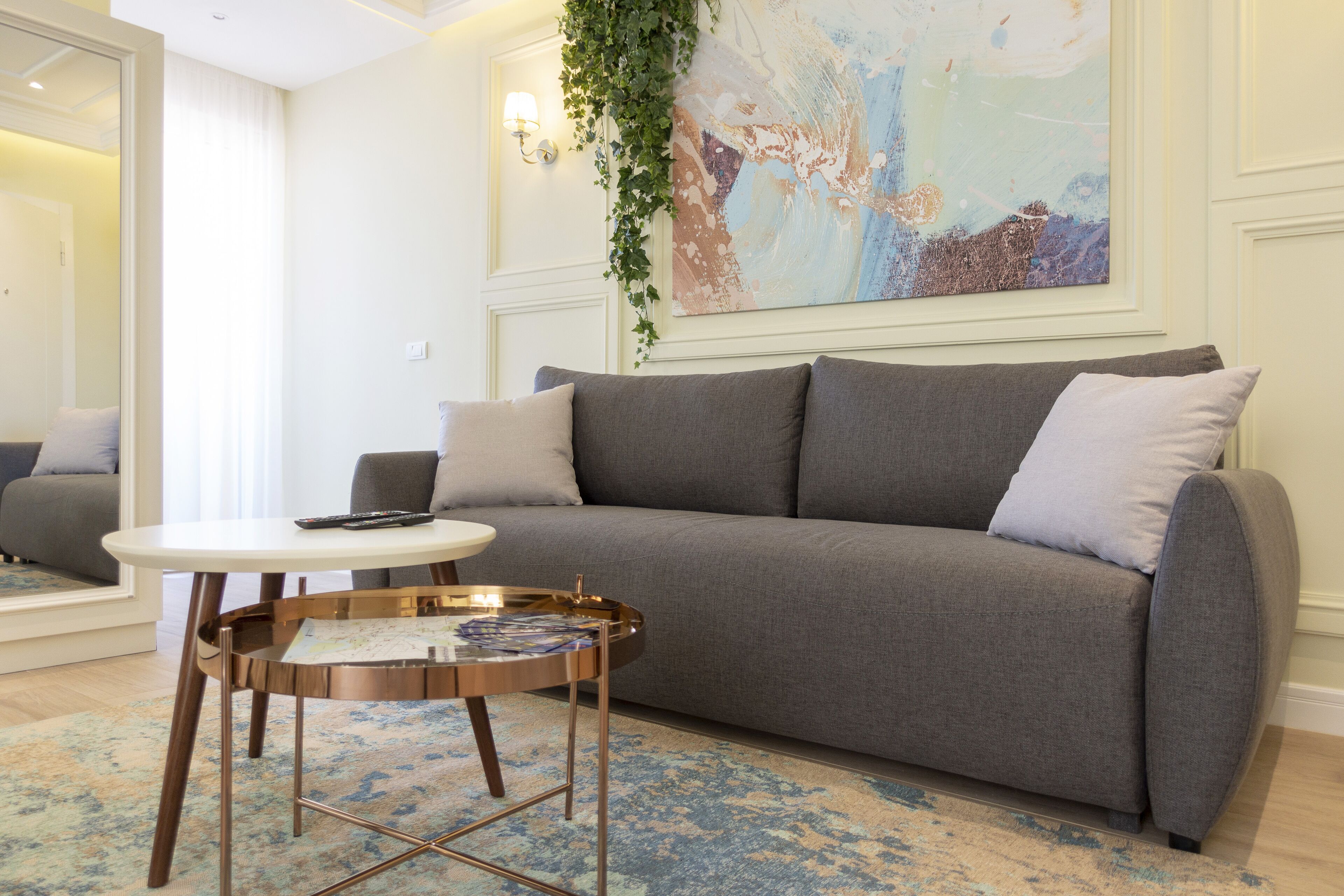 DJ City Vista - Luxury Apartments