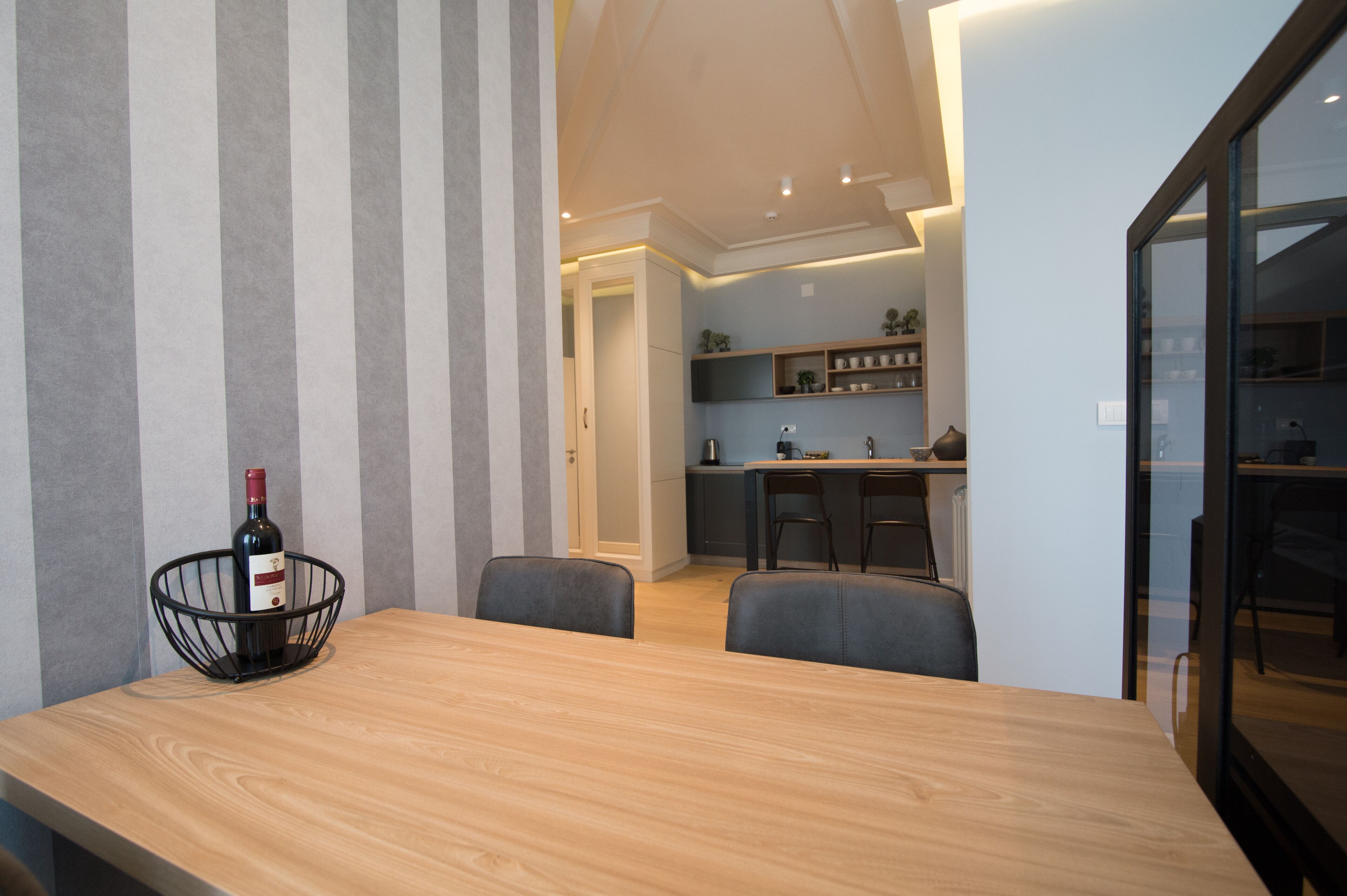 DJ City Vista - Luxury Apartments