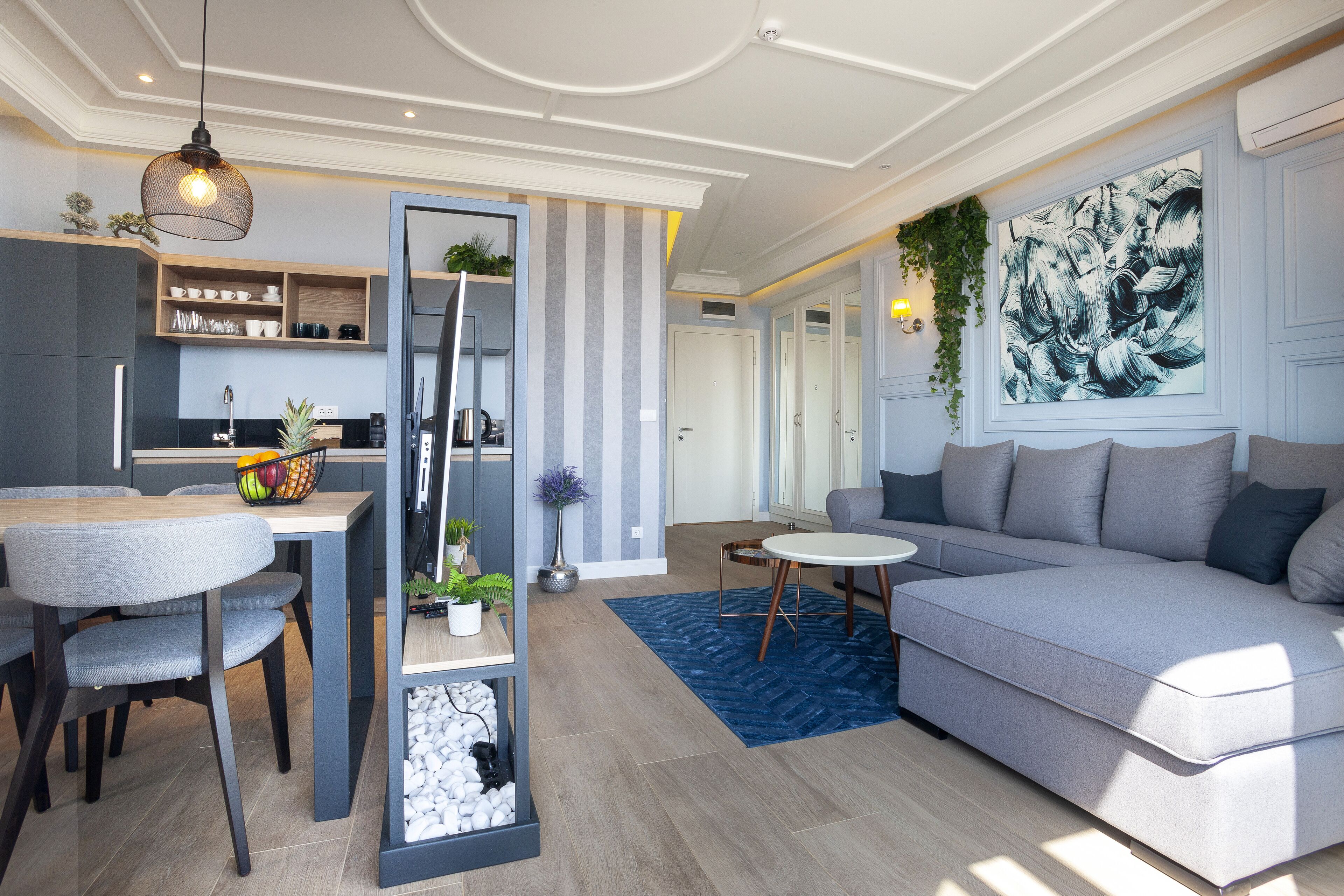 DJ City Vista - Luxury Apartments