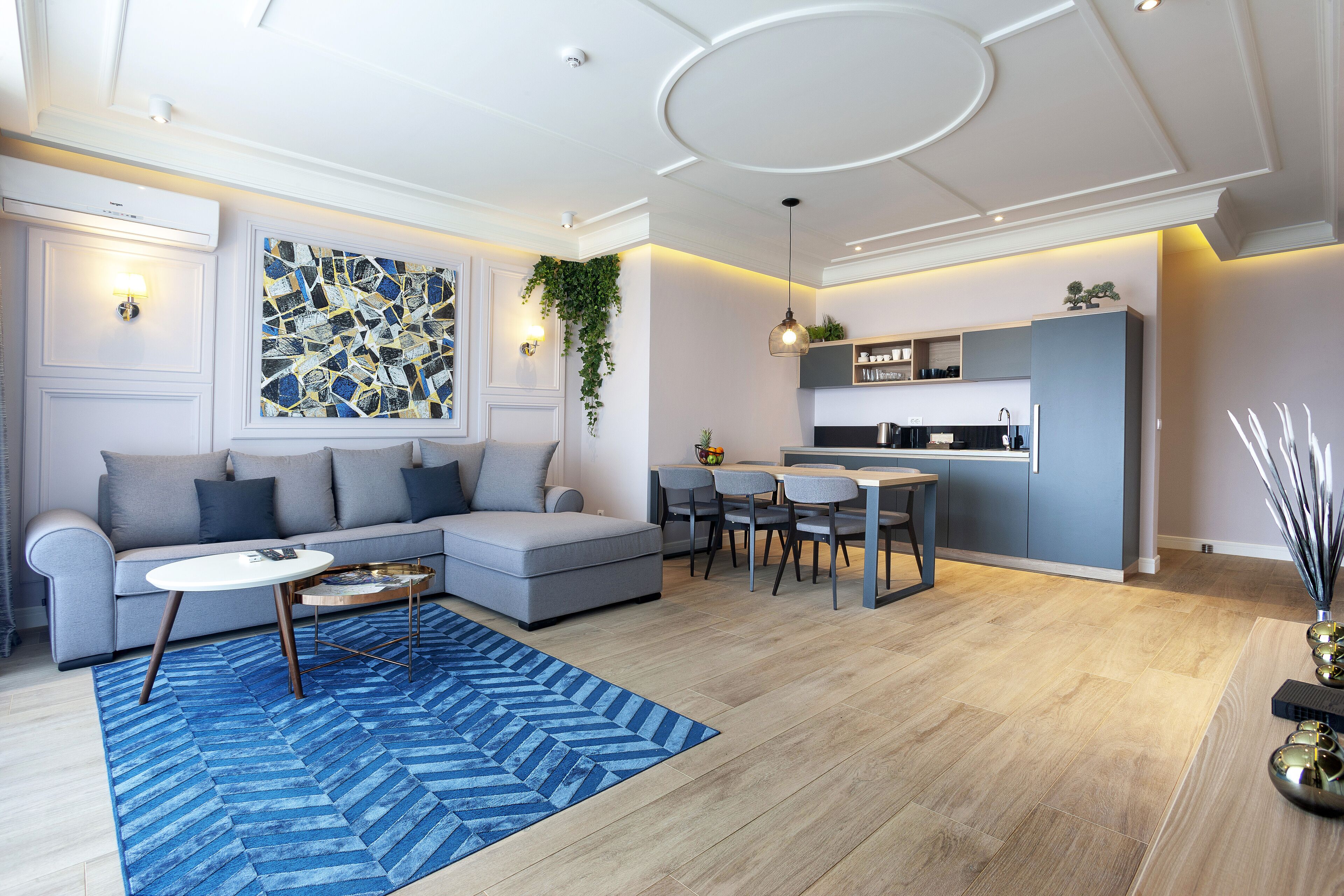 DJ City Vista - Luxury Apartments