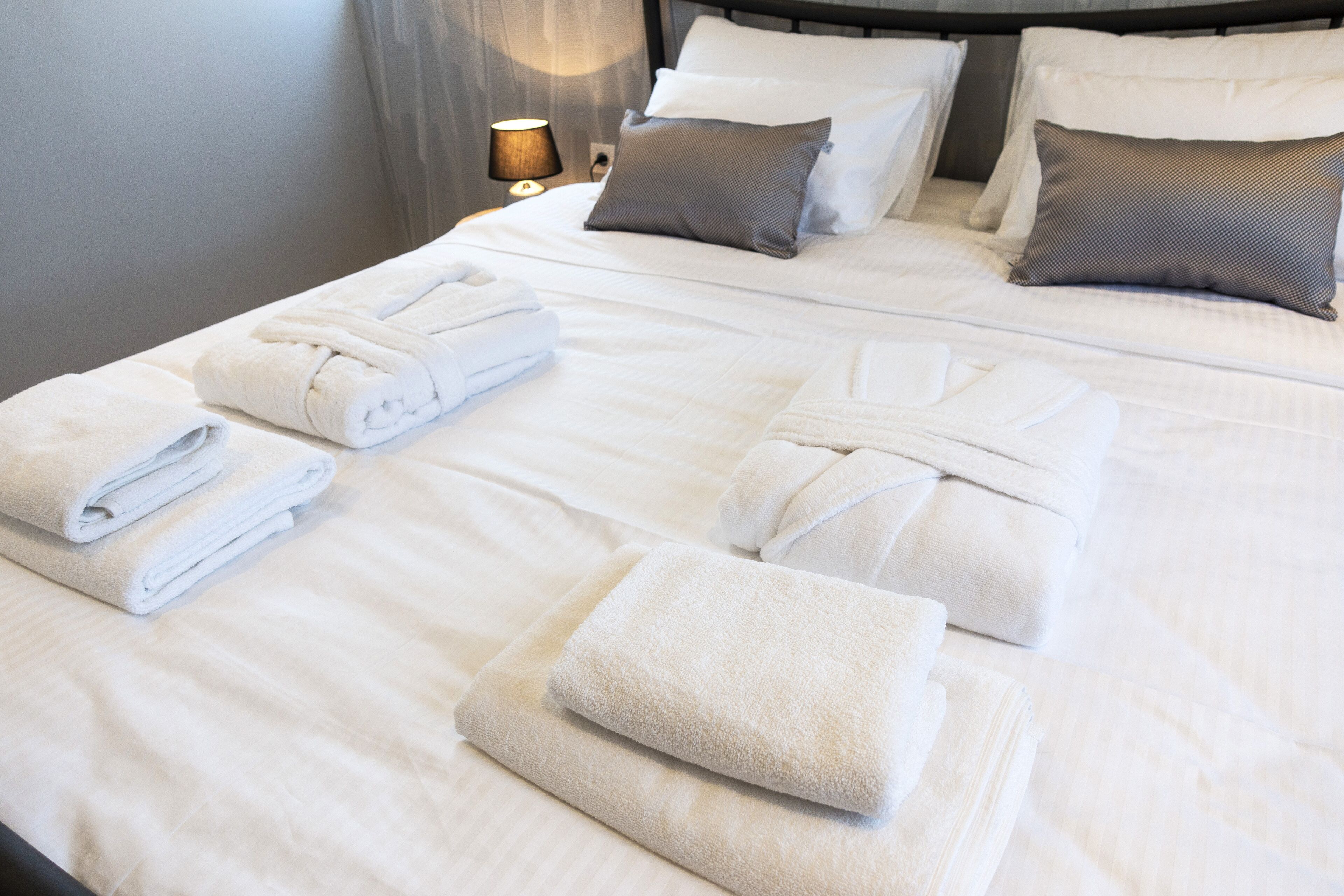DJ City Vista - Luxury Apartments