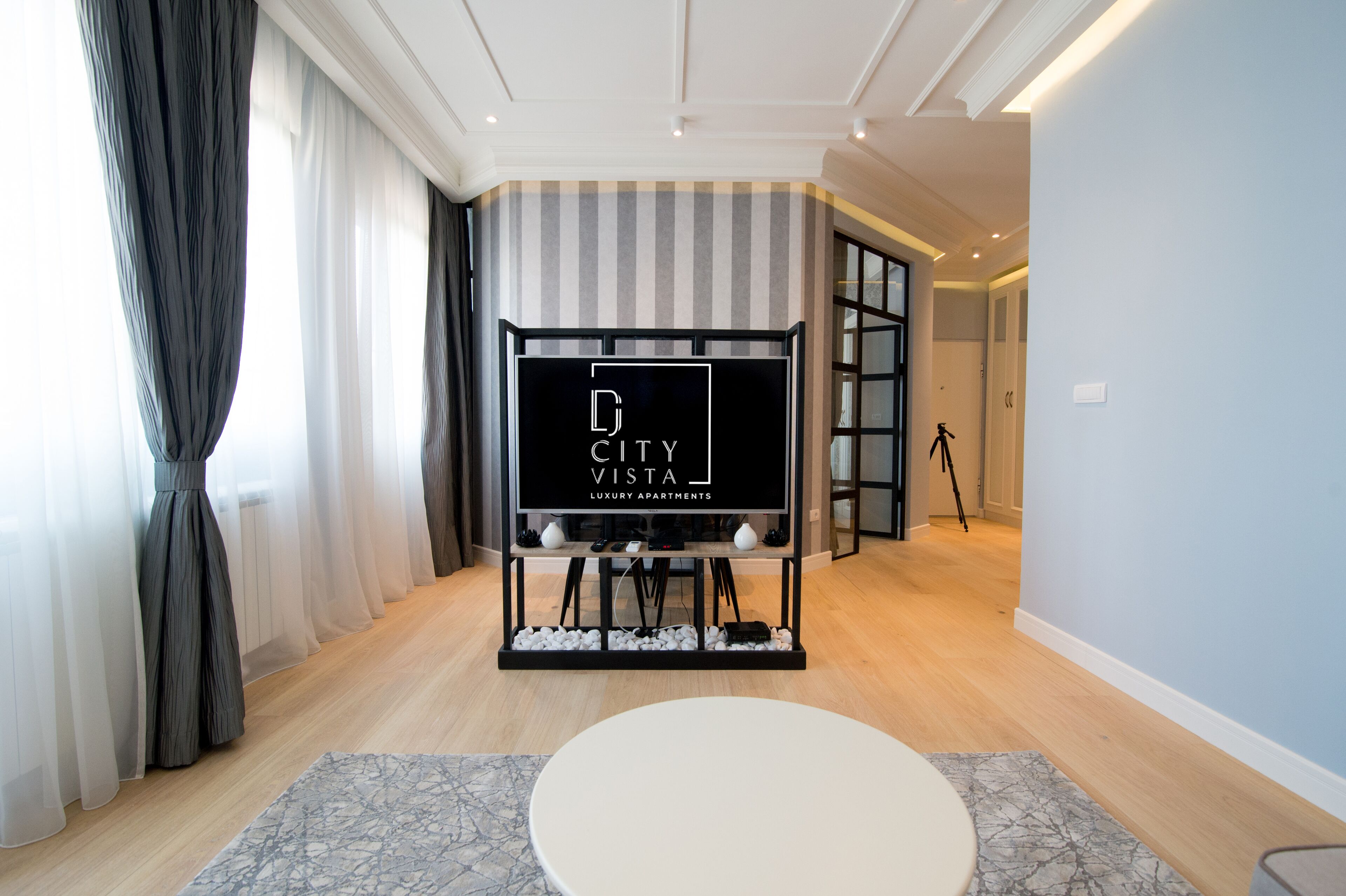 DJ City Vista - Luxury Apartments