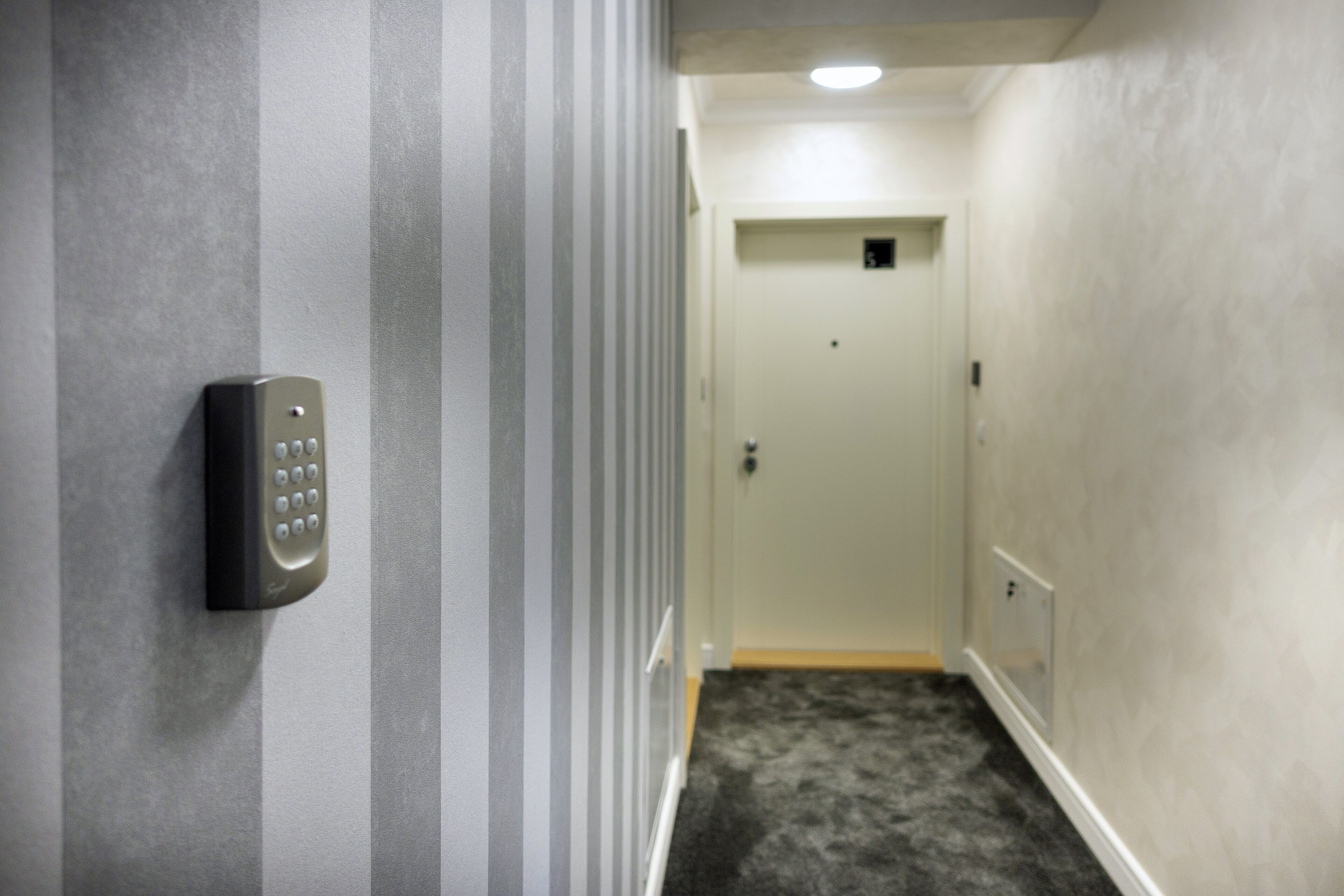 DJ City Vista - Luxury Apartments