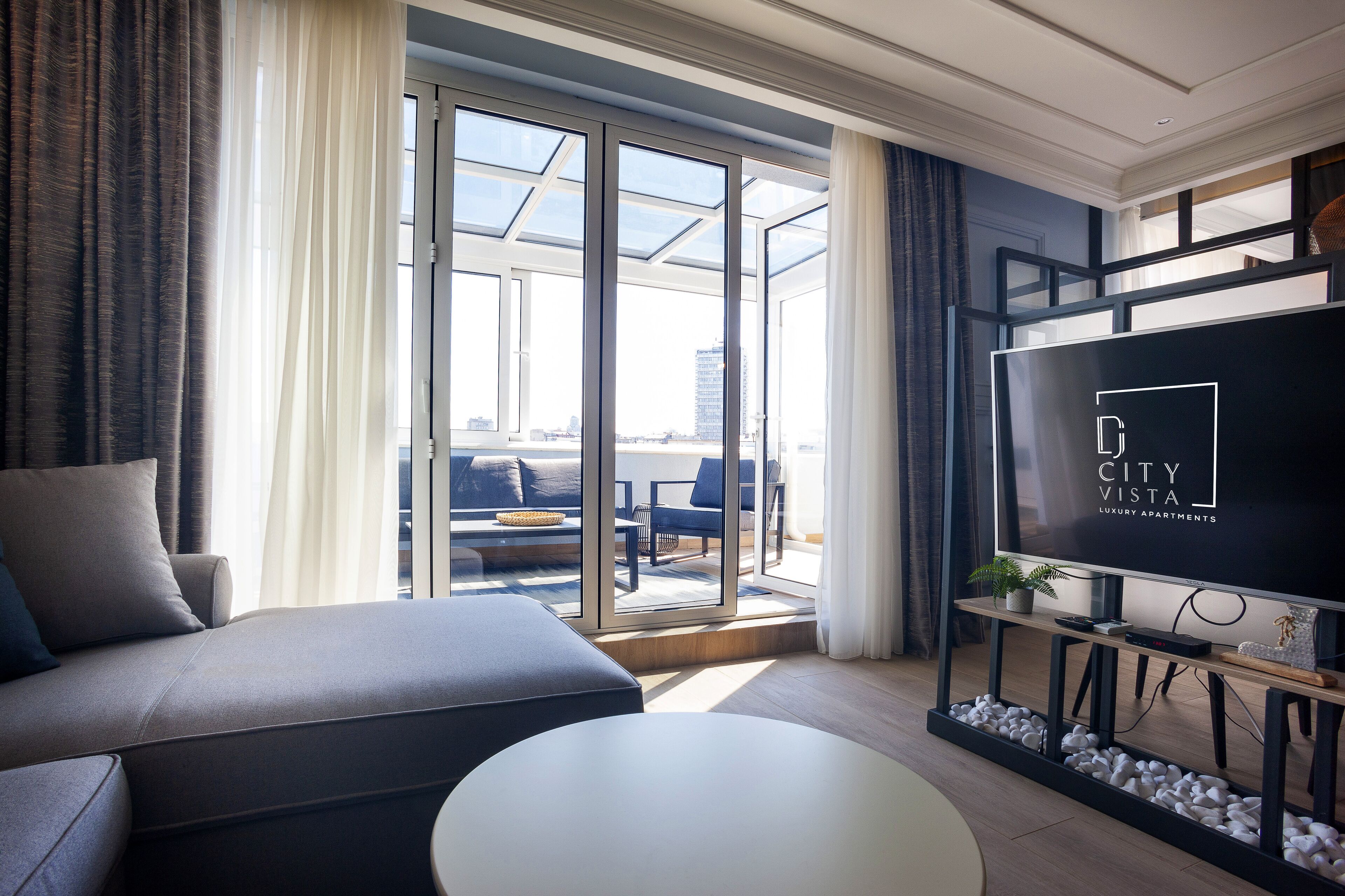 DJ City Vista - Luxury Apartments