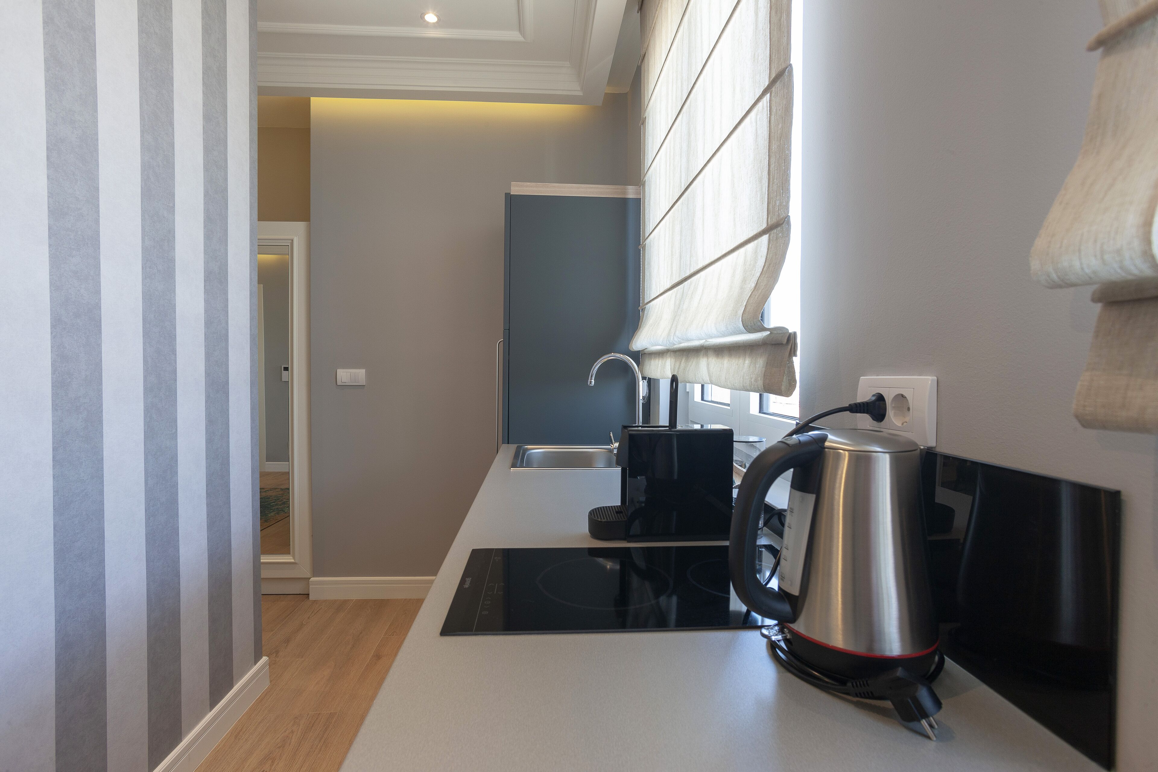 DJ City Vista - Luxury Apartments