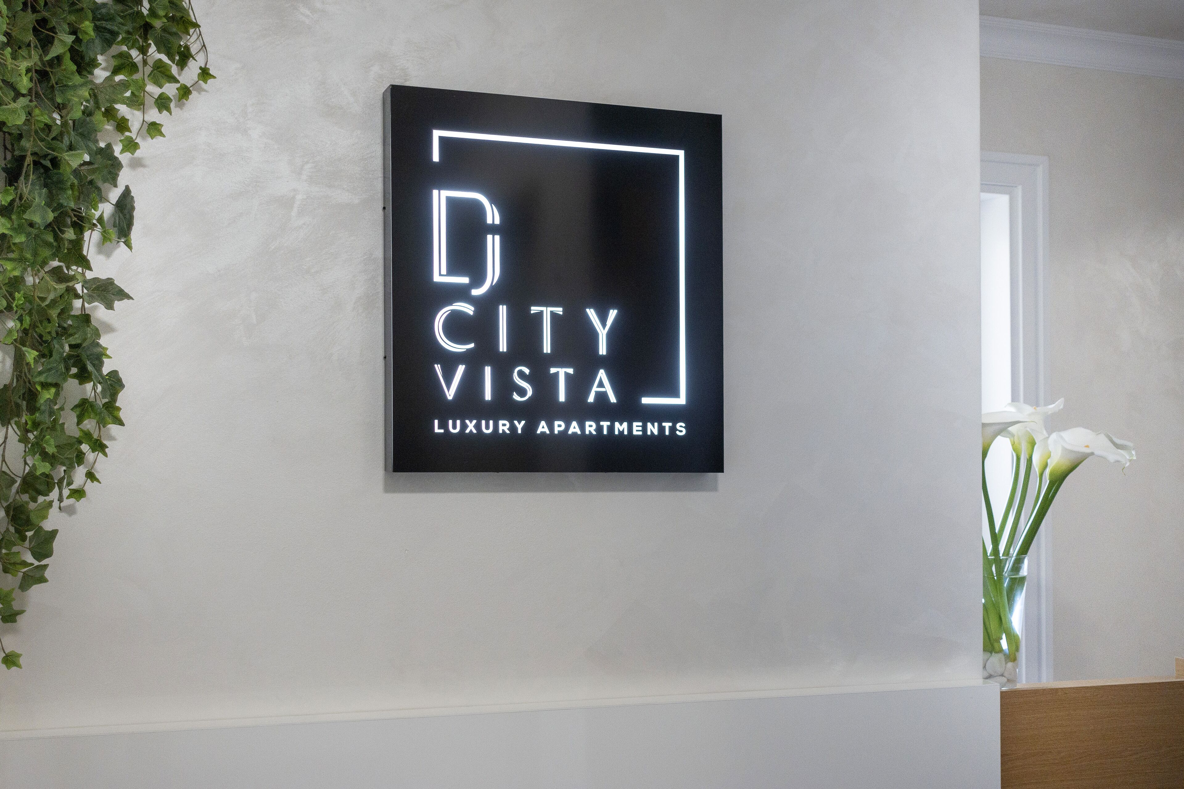 DJ City Vista - Luxury Apartments