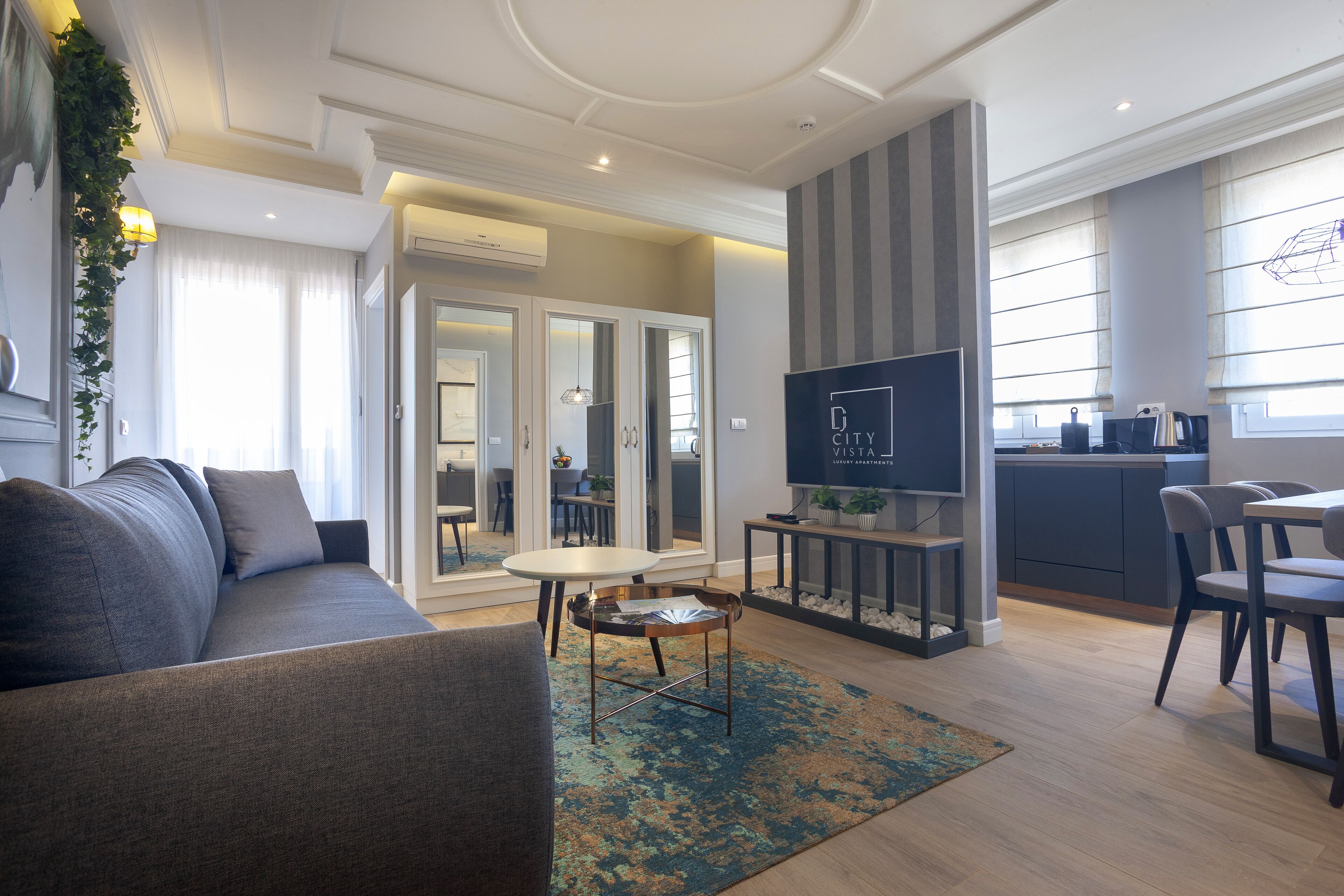 DJ City Vista - Luxury Apartments