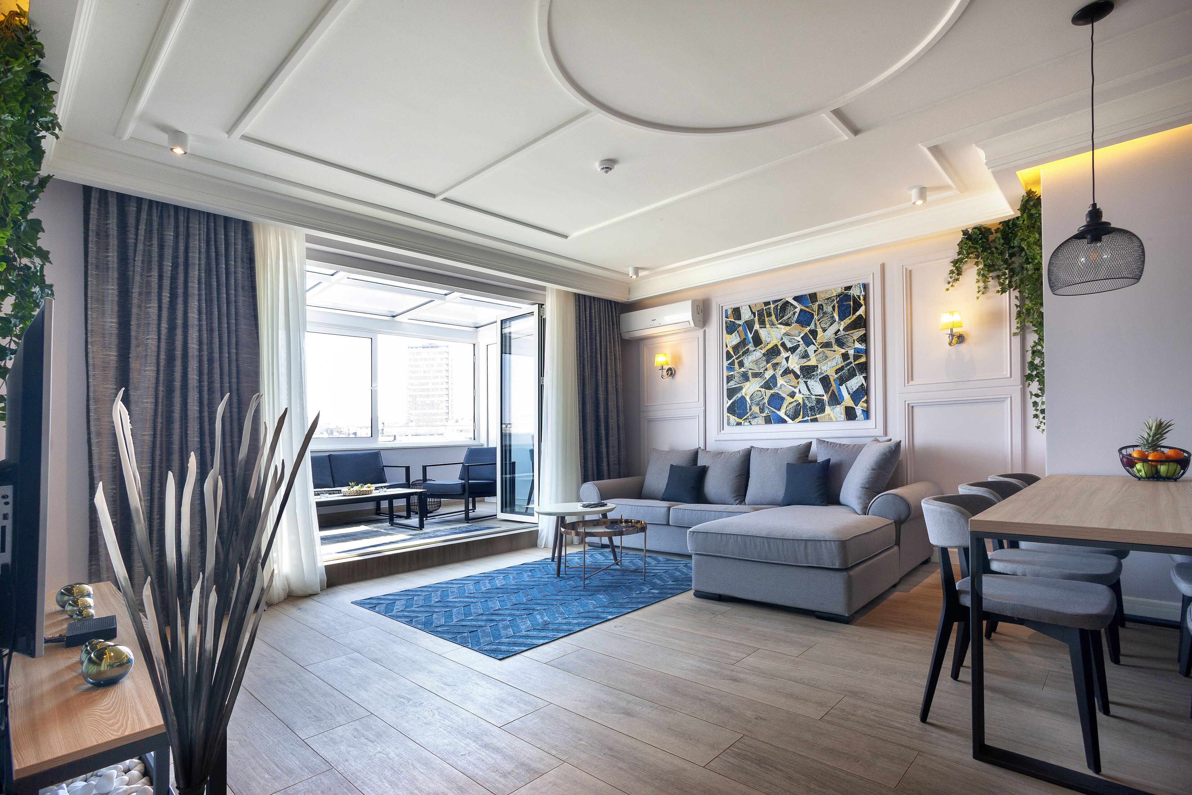 DJ City Vista - Luxury Apartments