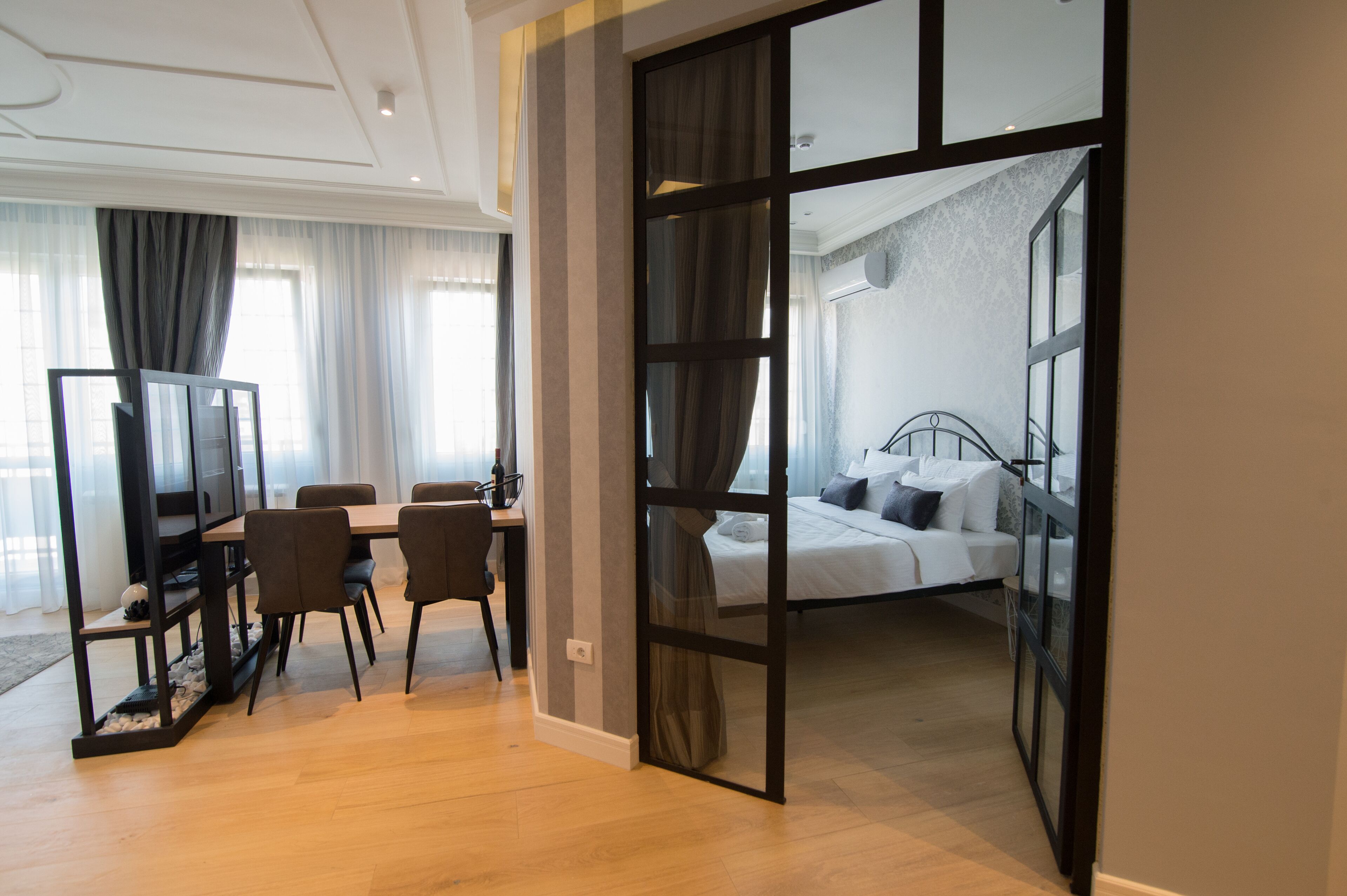 DJ City Vista - Luxury Apartments