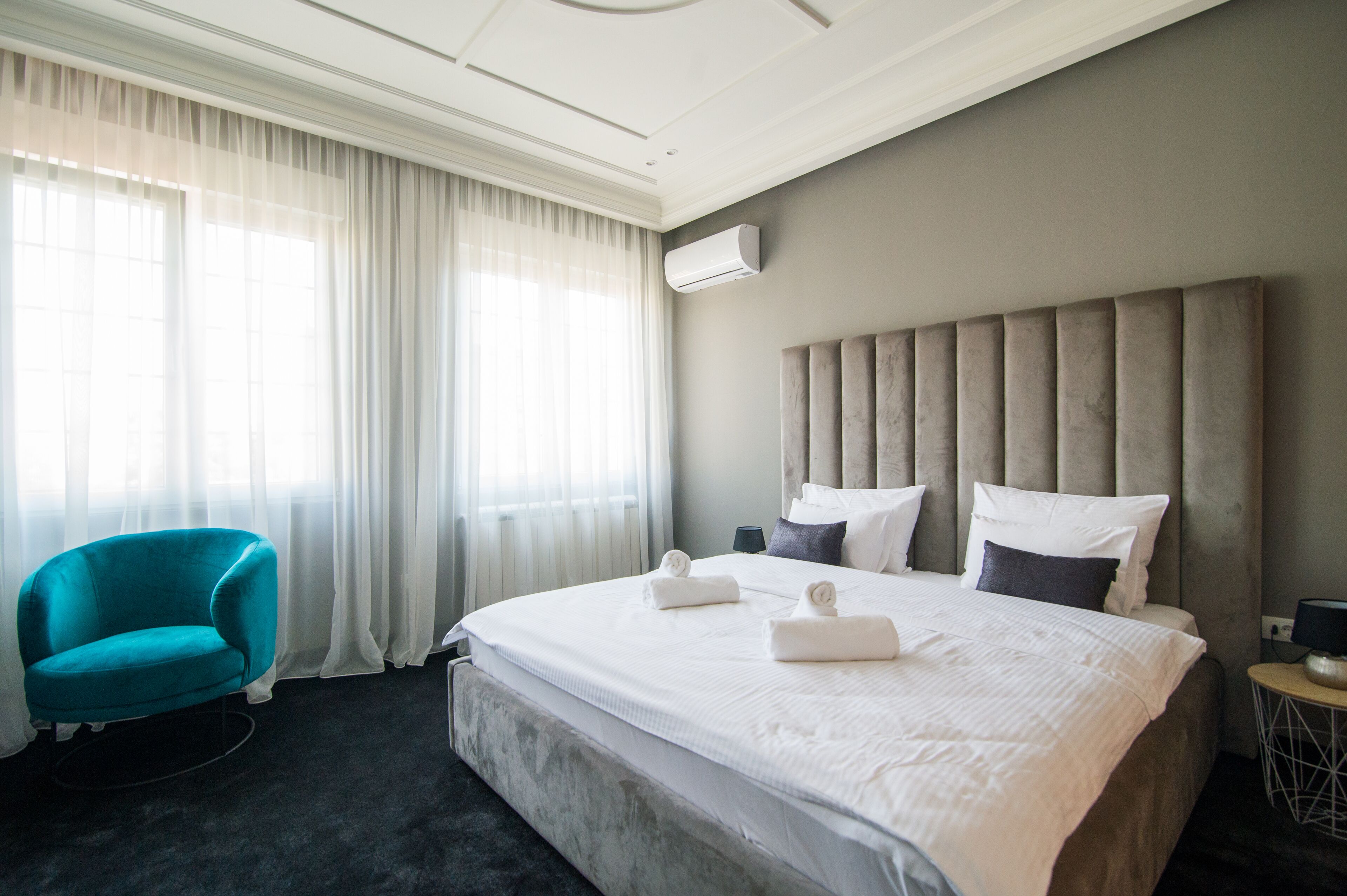 DJ City Vista - Luxury Apartments