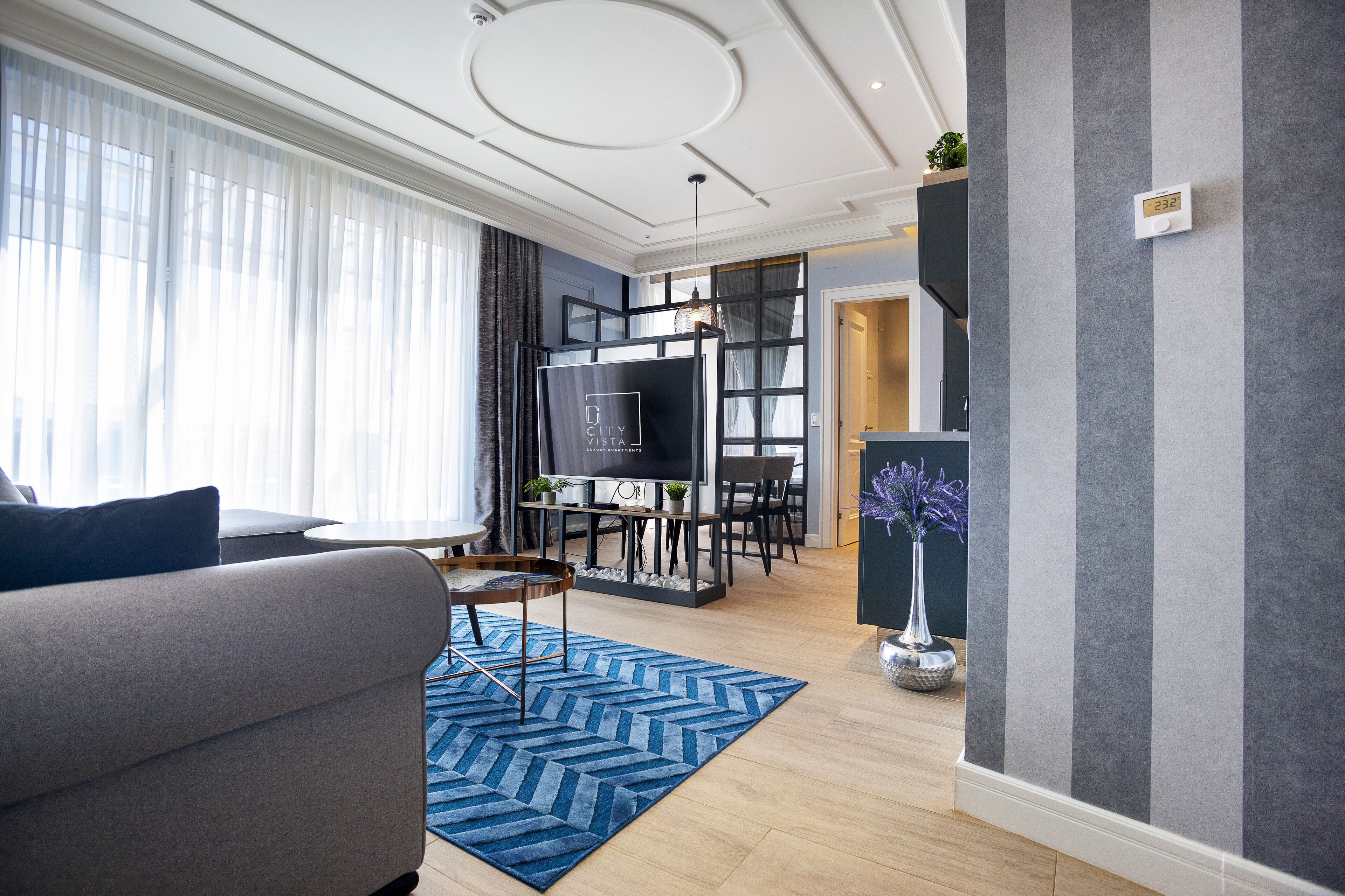 DJ City Vista - Luxury Apartments