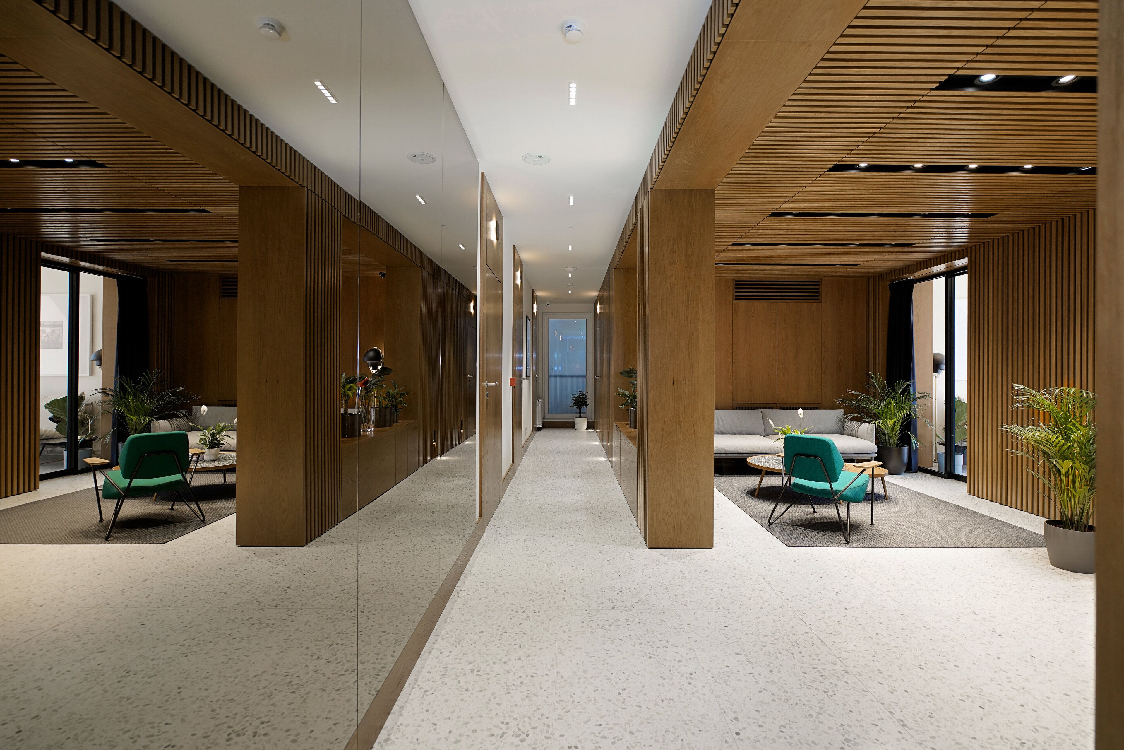 Dominic Smart Luxury Suites - Edition