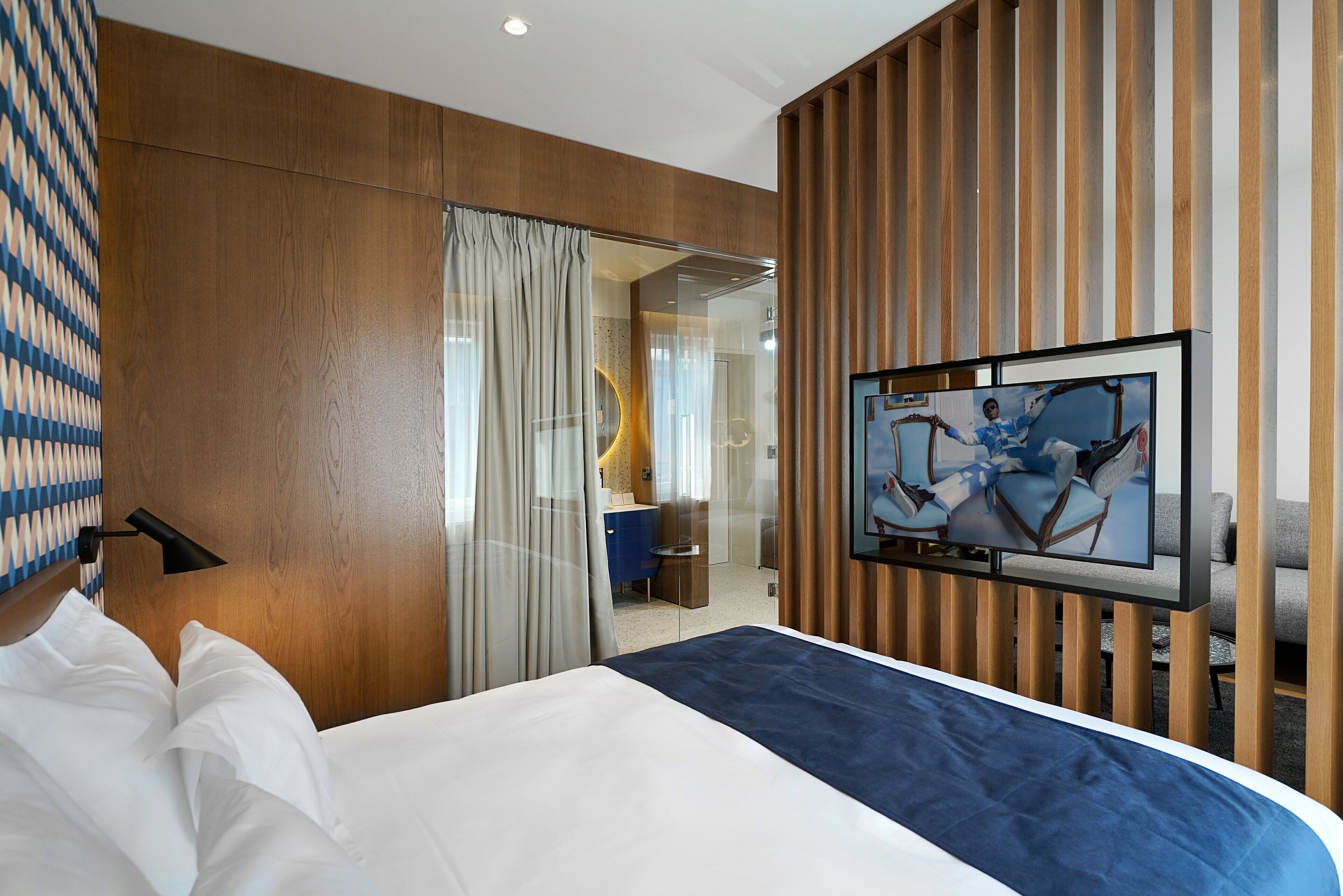 Dominic Smart Luxury Suites - Edition