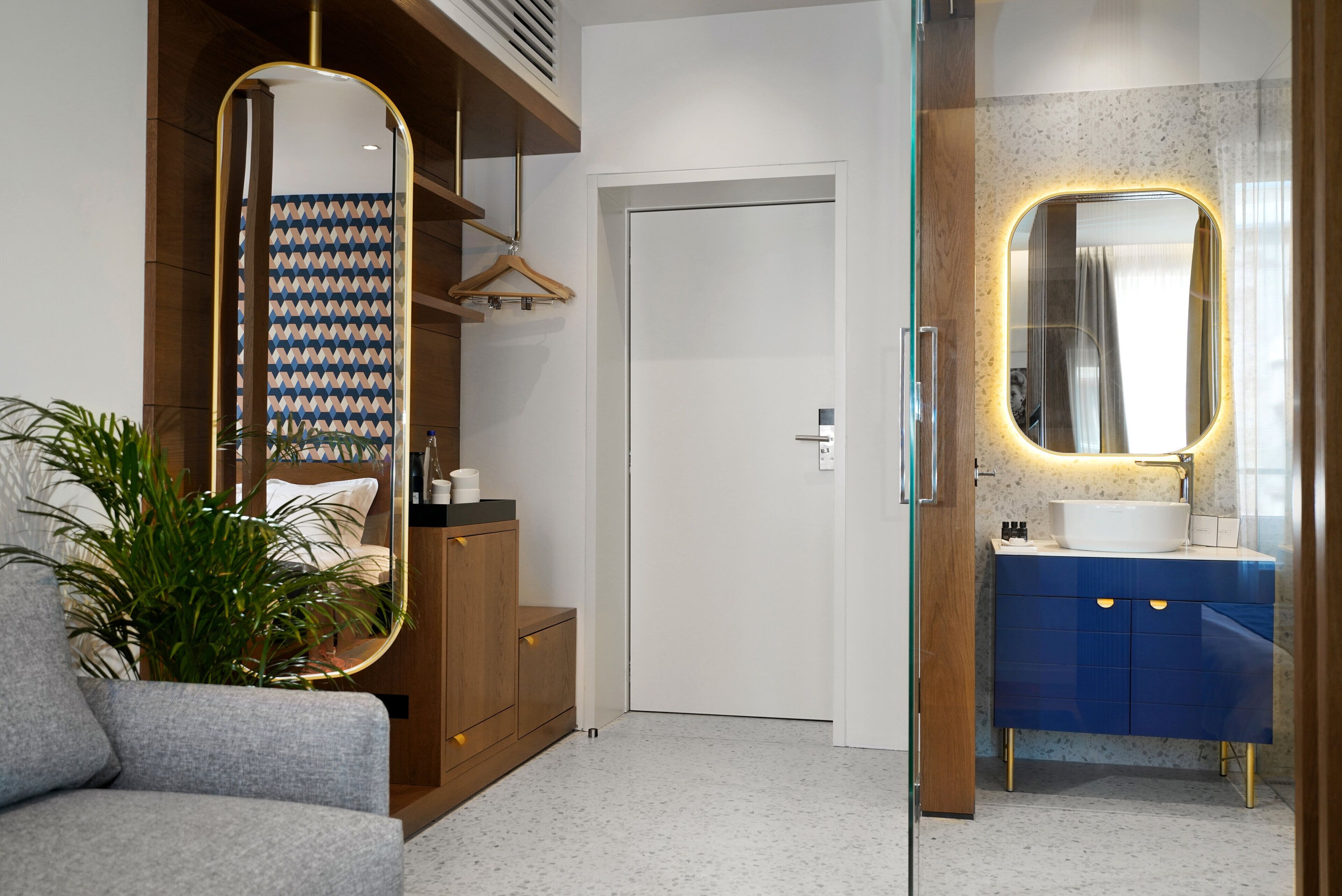 Dominic Smart Luxury Suites - Edition
