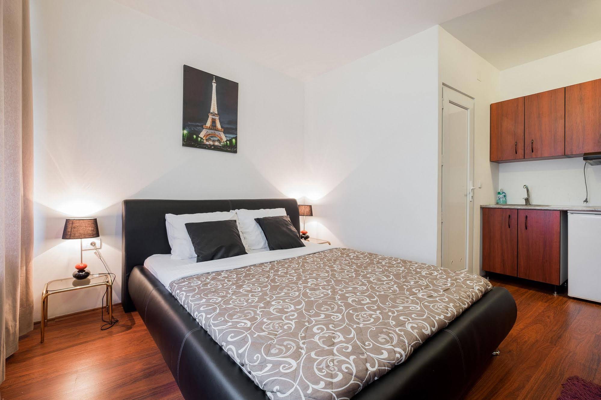 Downtown Apartments Bane