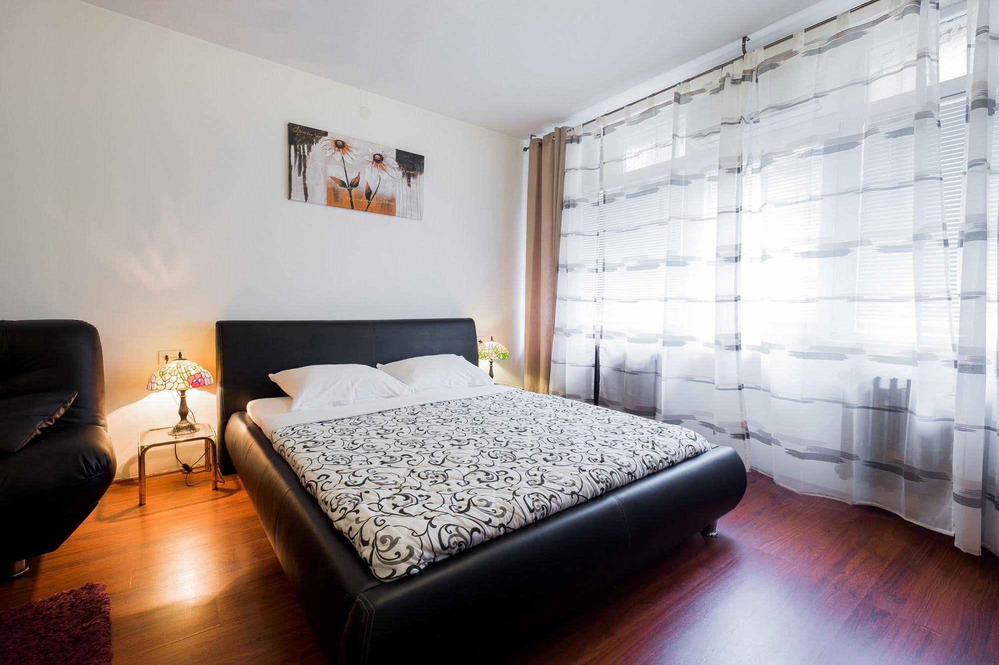 Downtown Apartments Bane