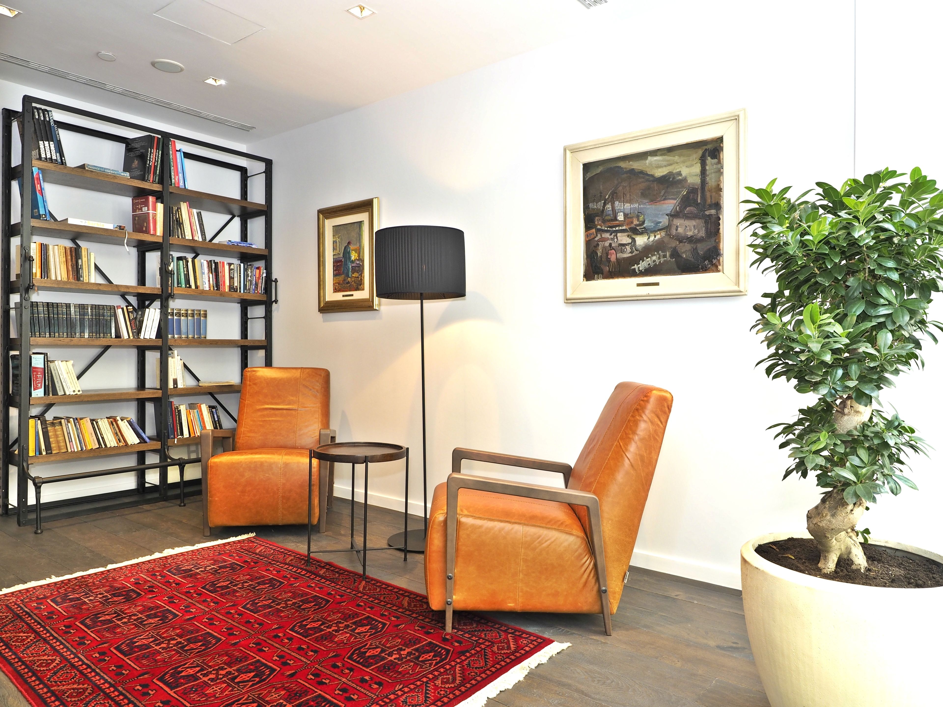 Envoy Hotel