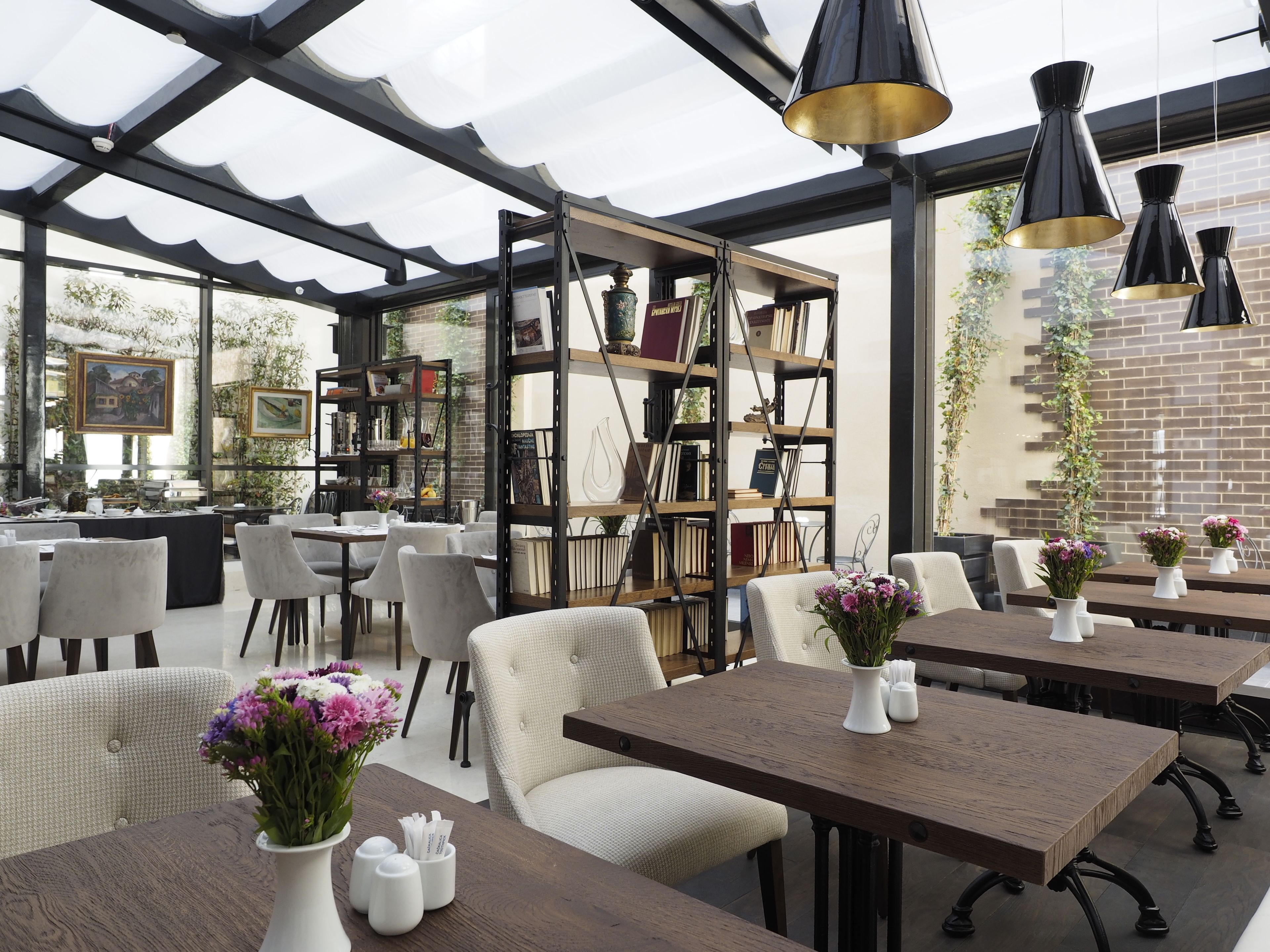 Envoy Hotel