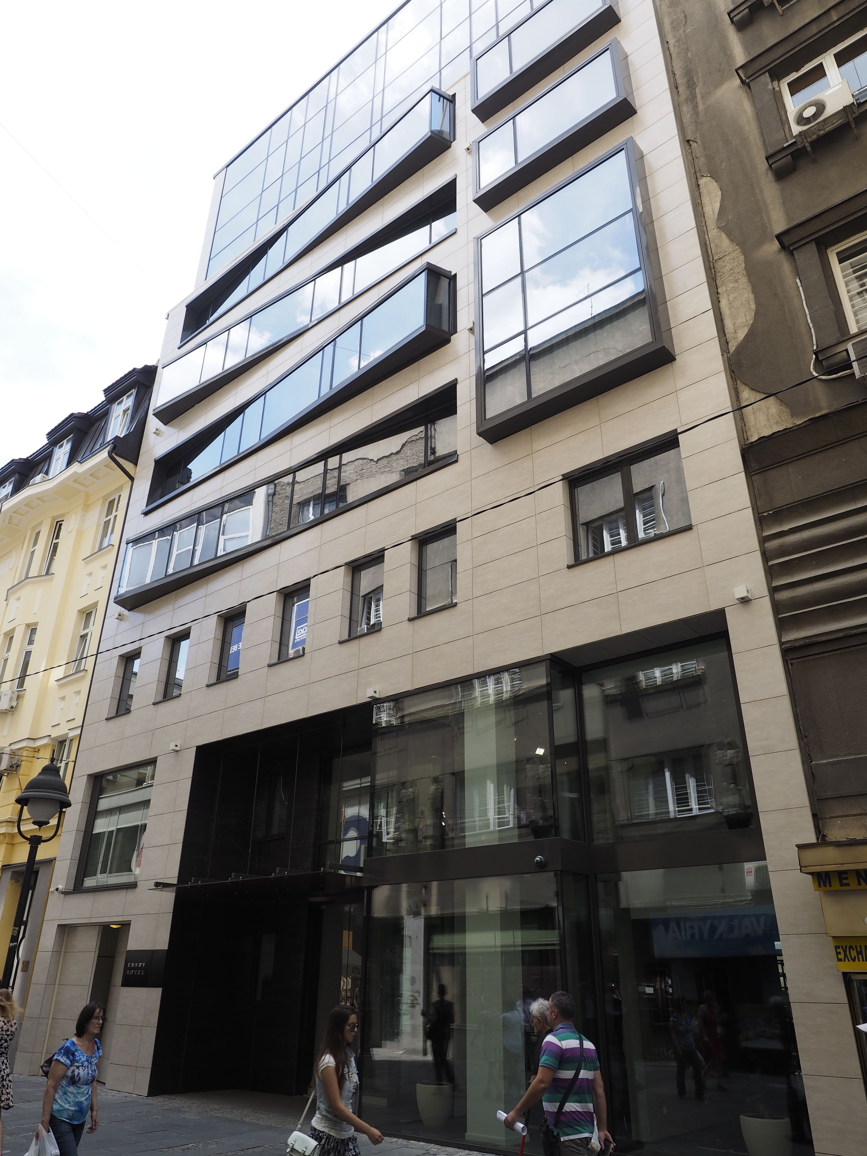 Envoy Hotel