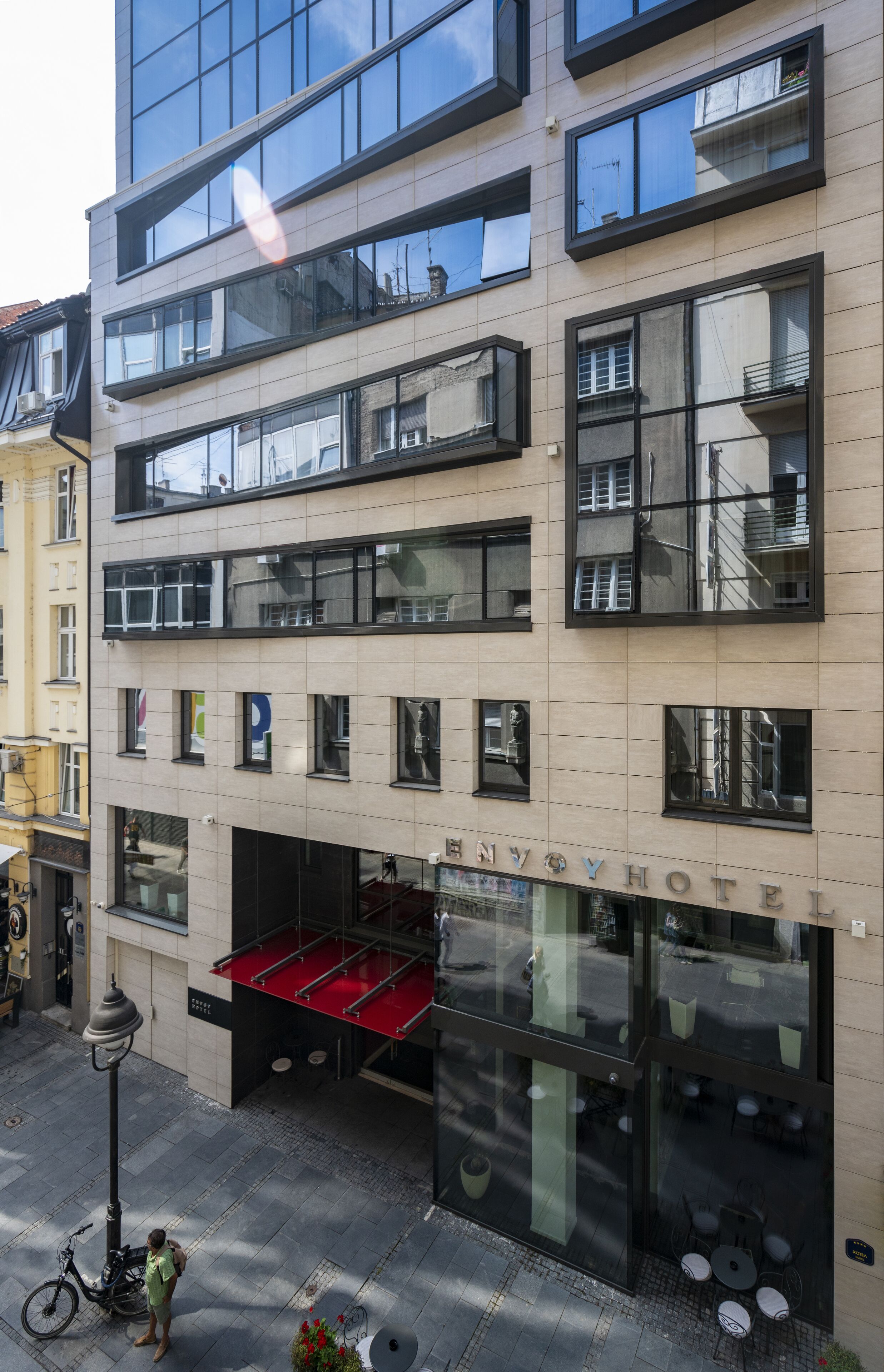 Envoy Hotel