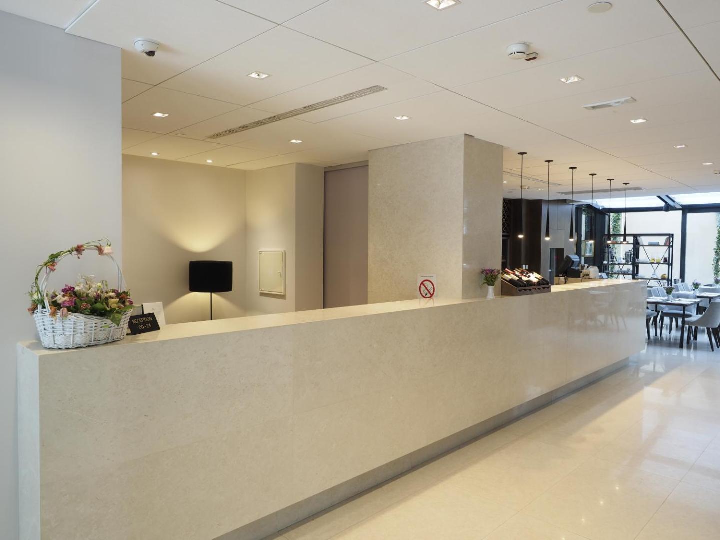 Envoy Hotel