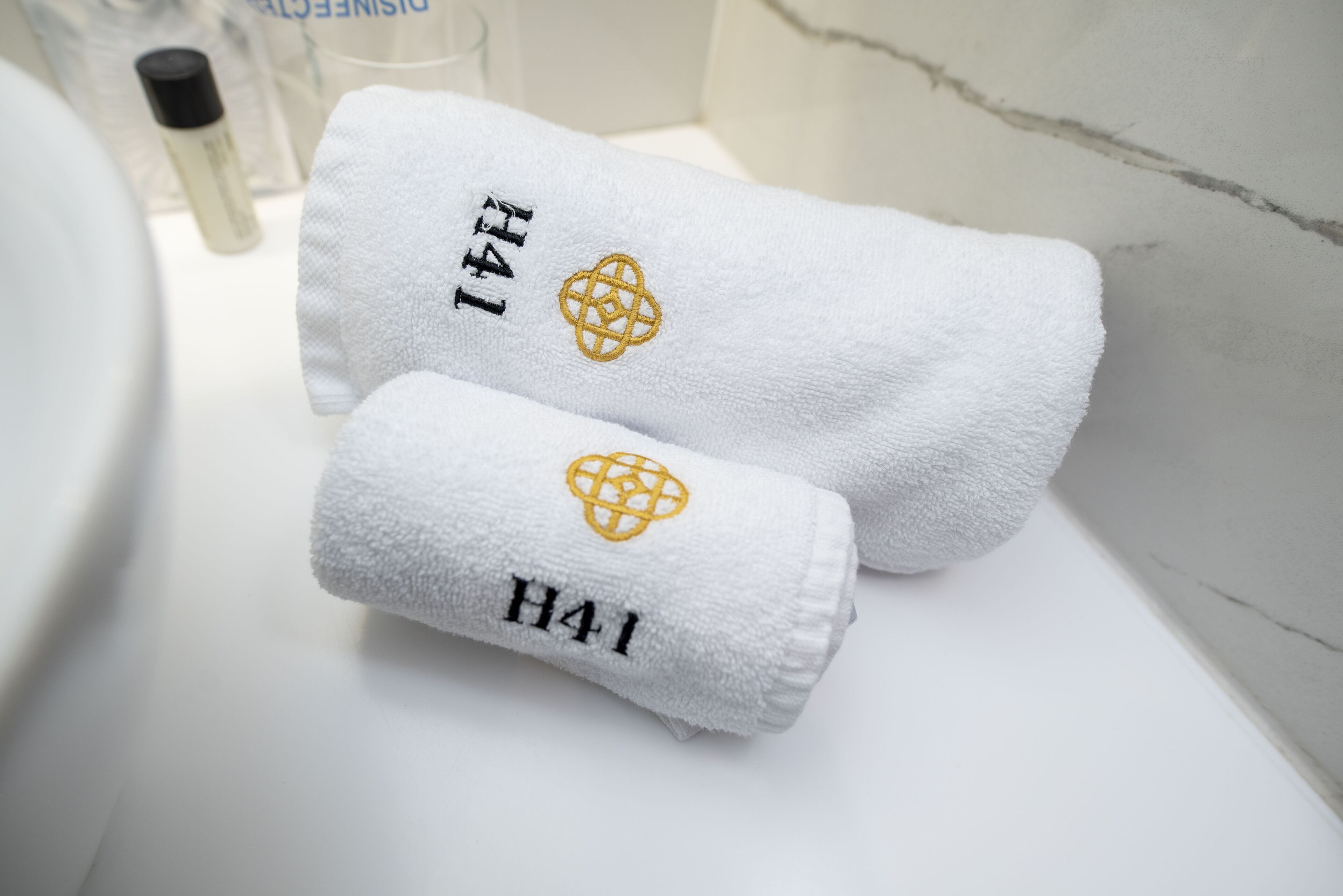 H41 Luxury Suites