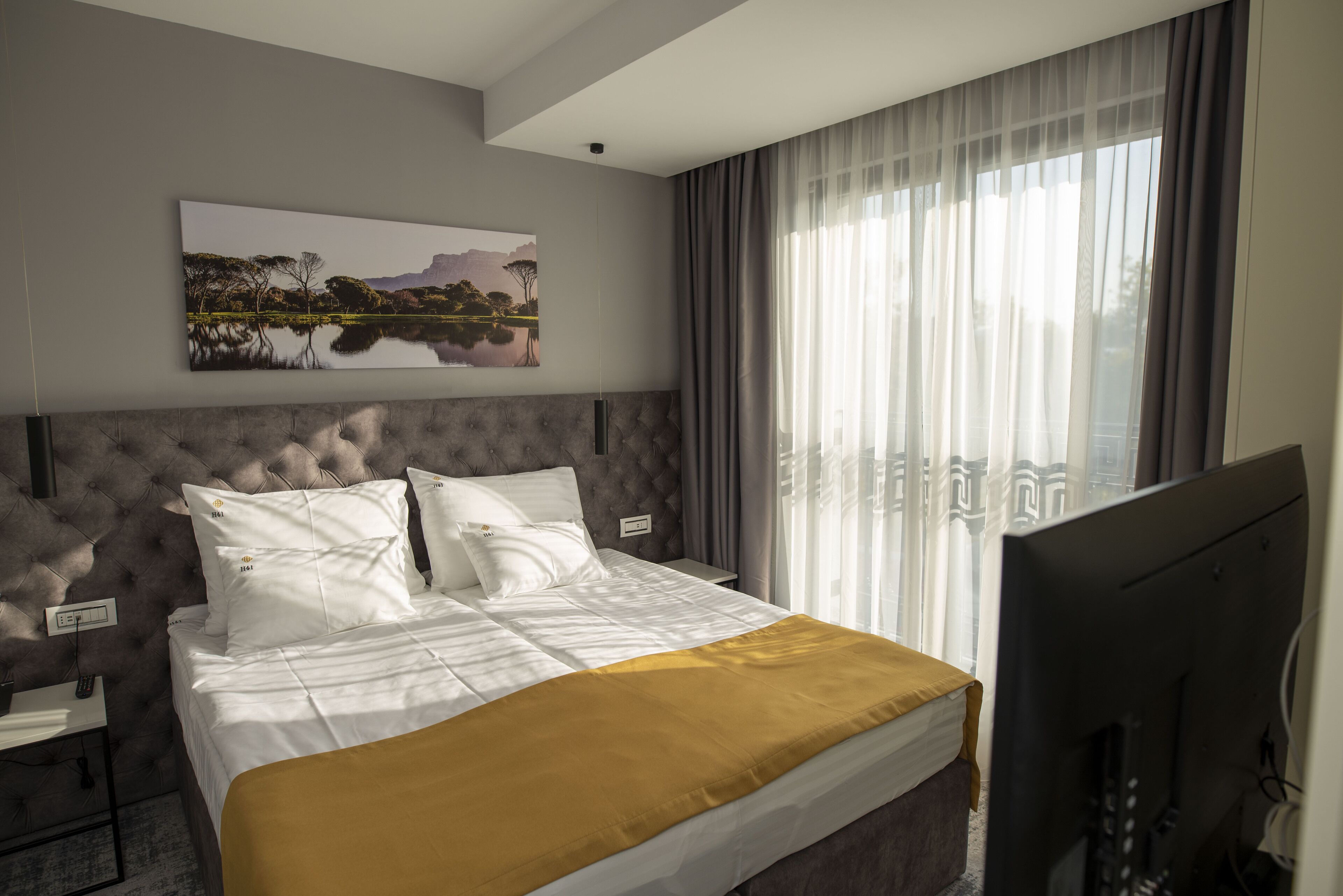 H41 Luxury Suites