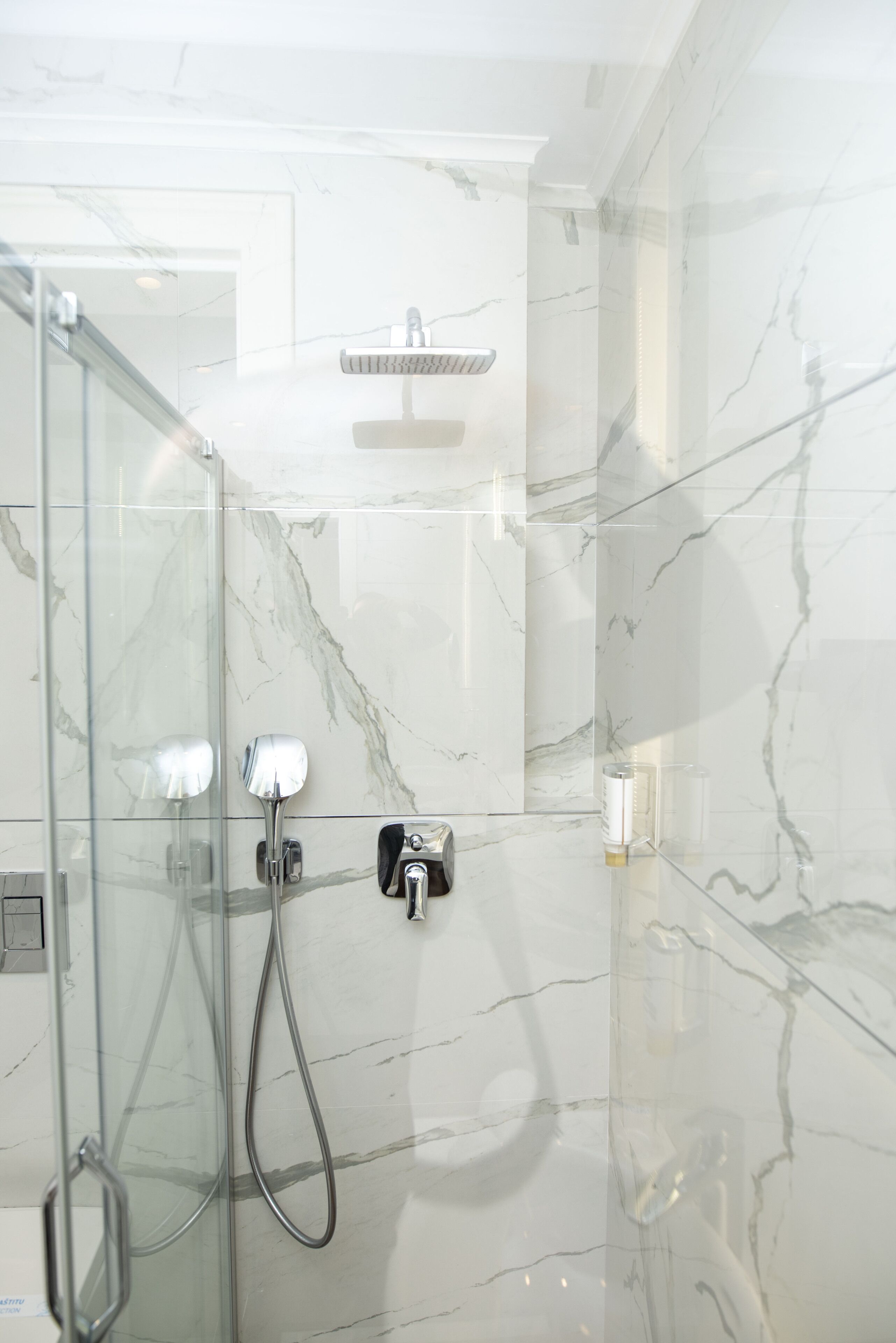 H41 Luxury Suites