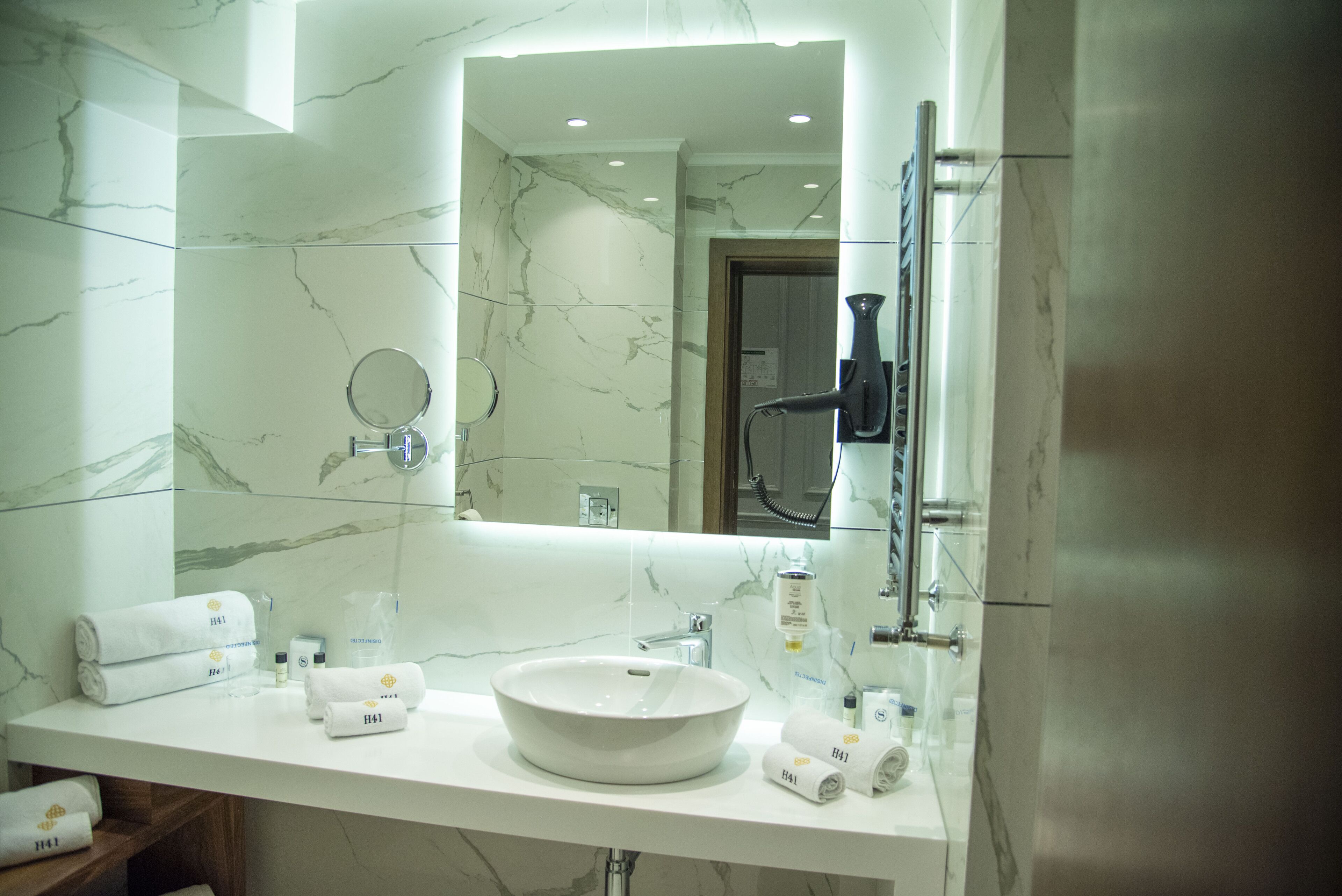 H41 Luxury Suites