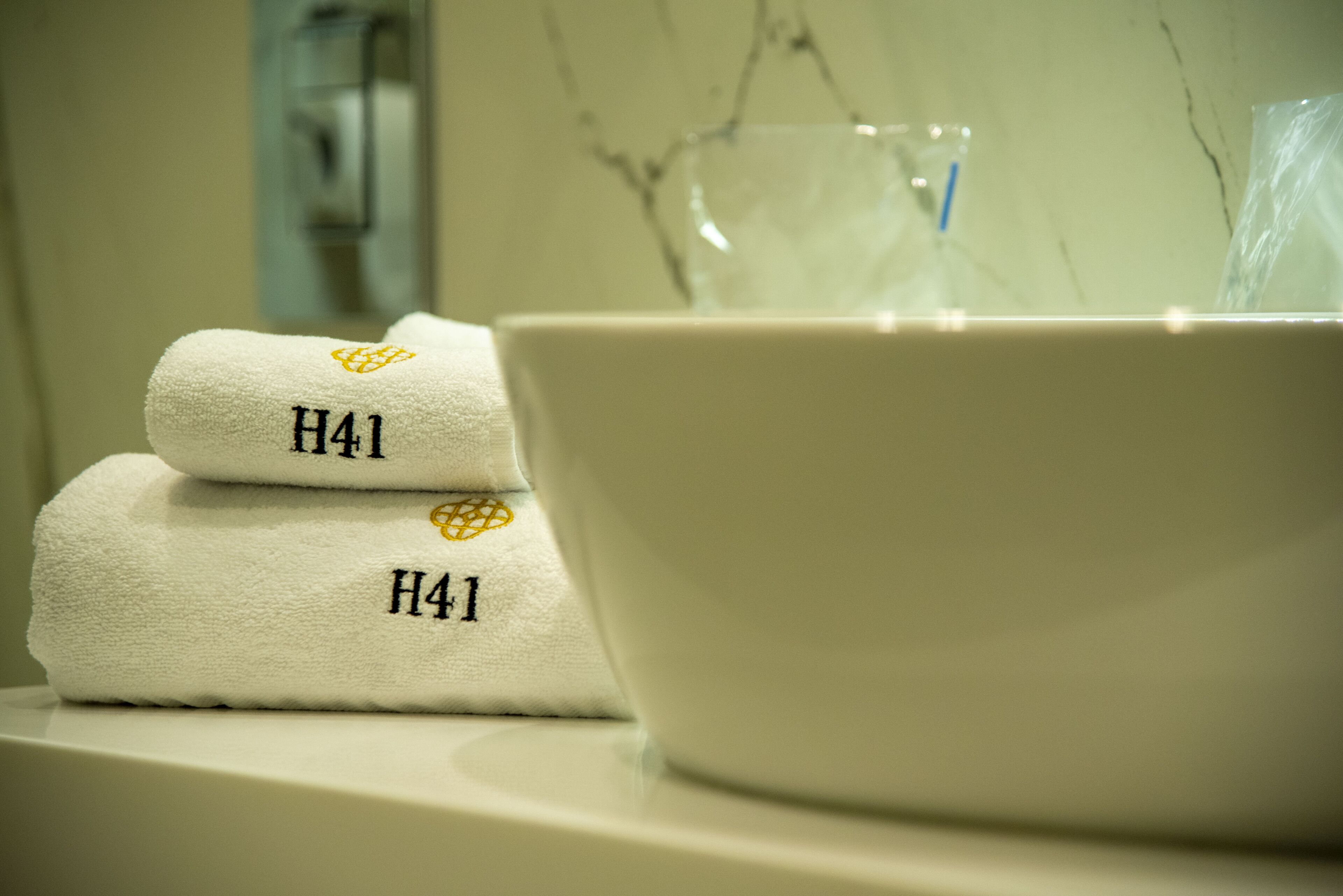 H41 Luxury Suites