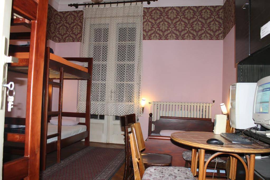 Hostel Tash inn
