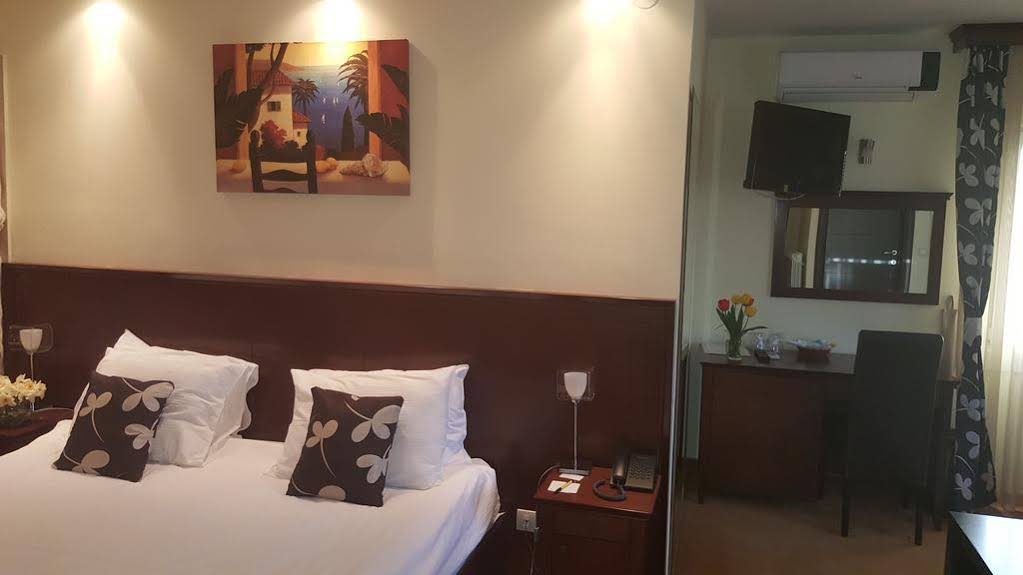 Hotel Contact